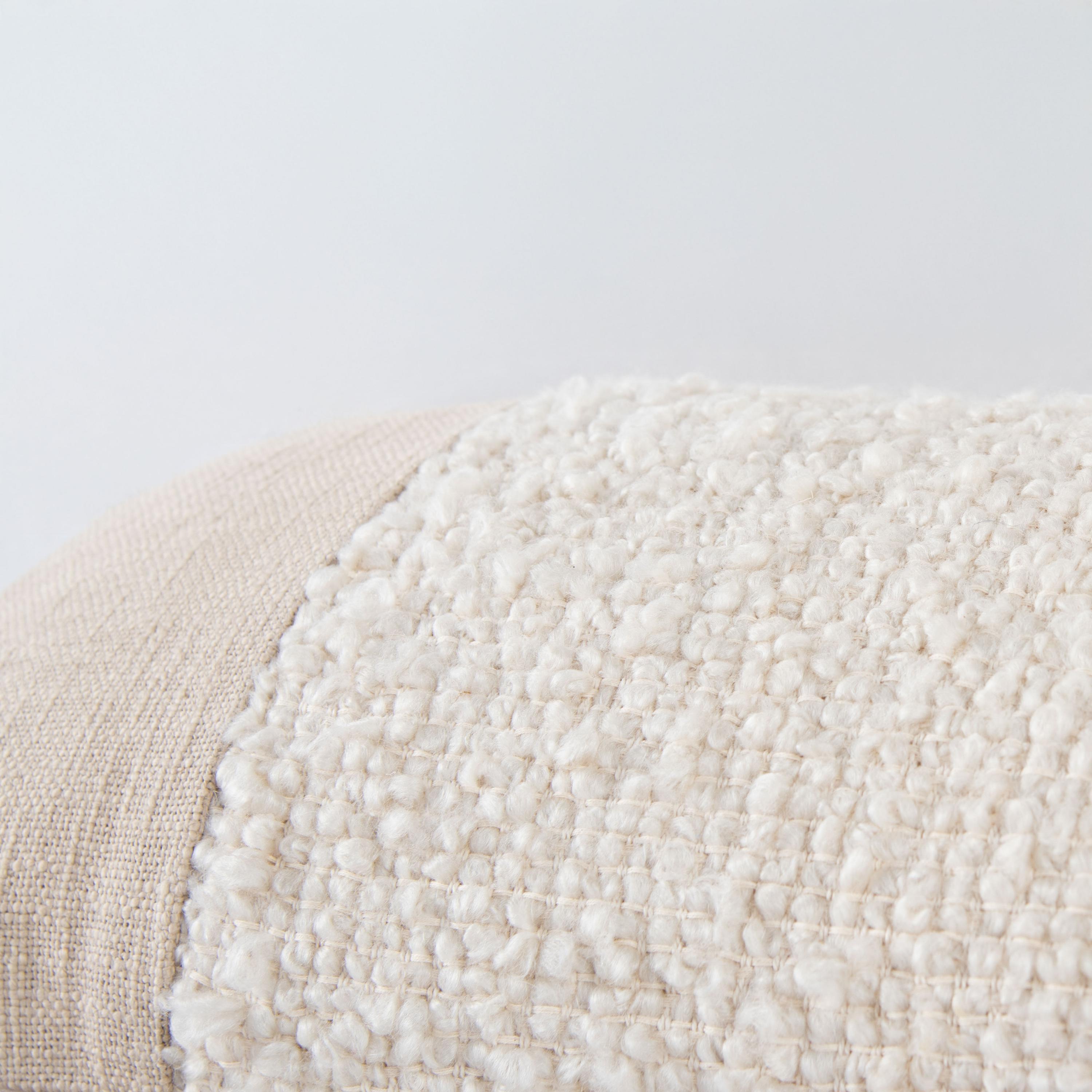Rizzy Home Centerpiece Decorative Throw Pillow, , large