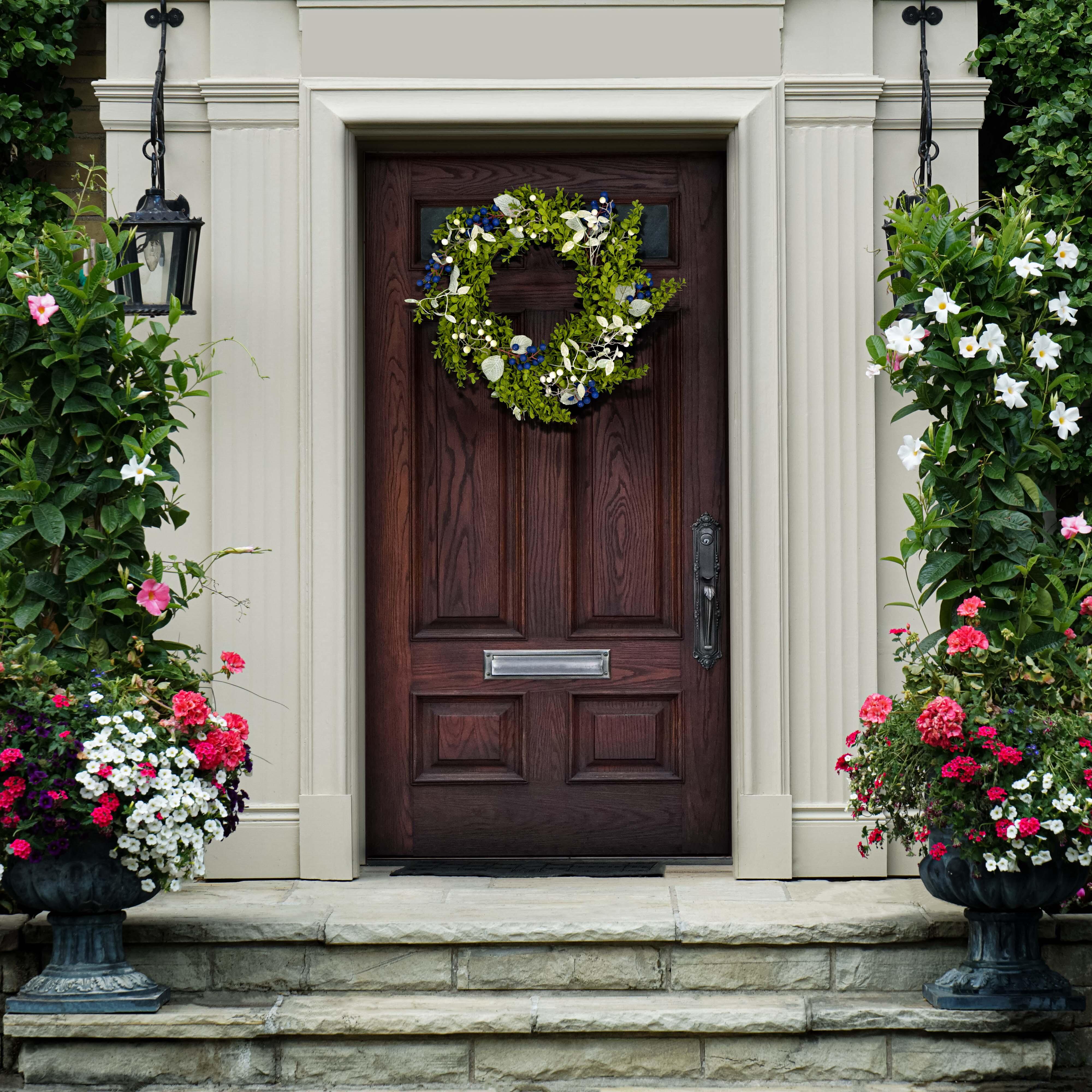 Safavieh Boxwood & Berry Wreath, , rollover