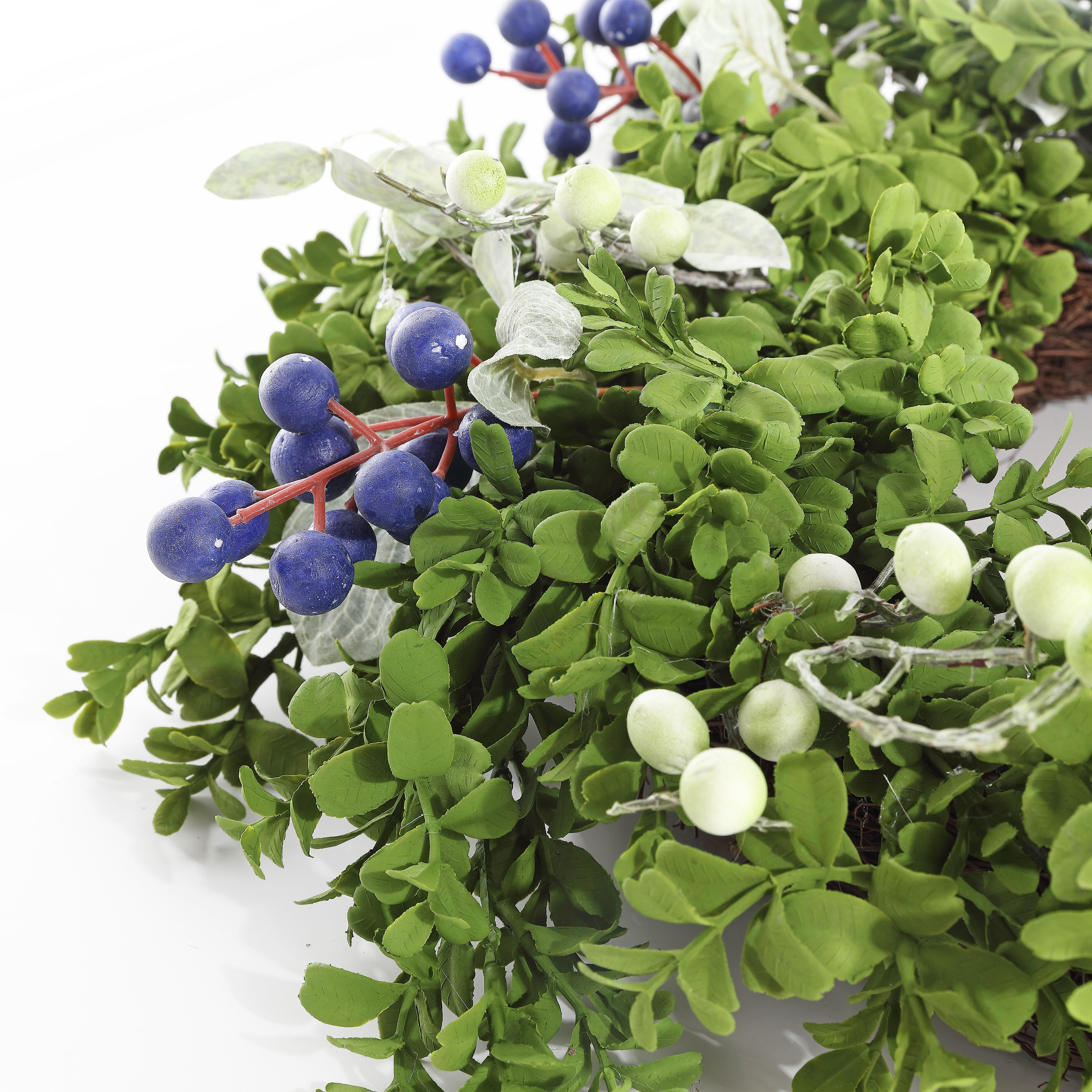 Safavieh Boxwood & Berry Wreath, , large
