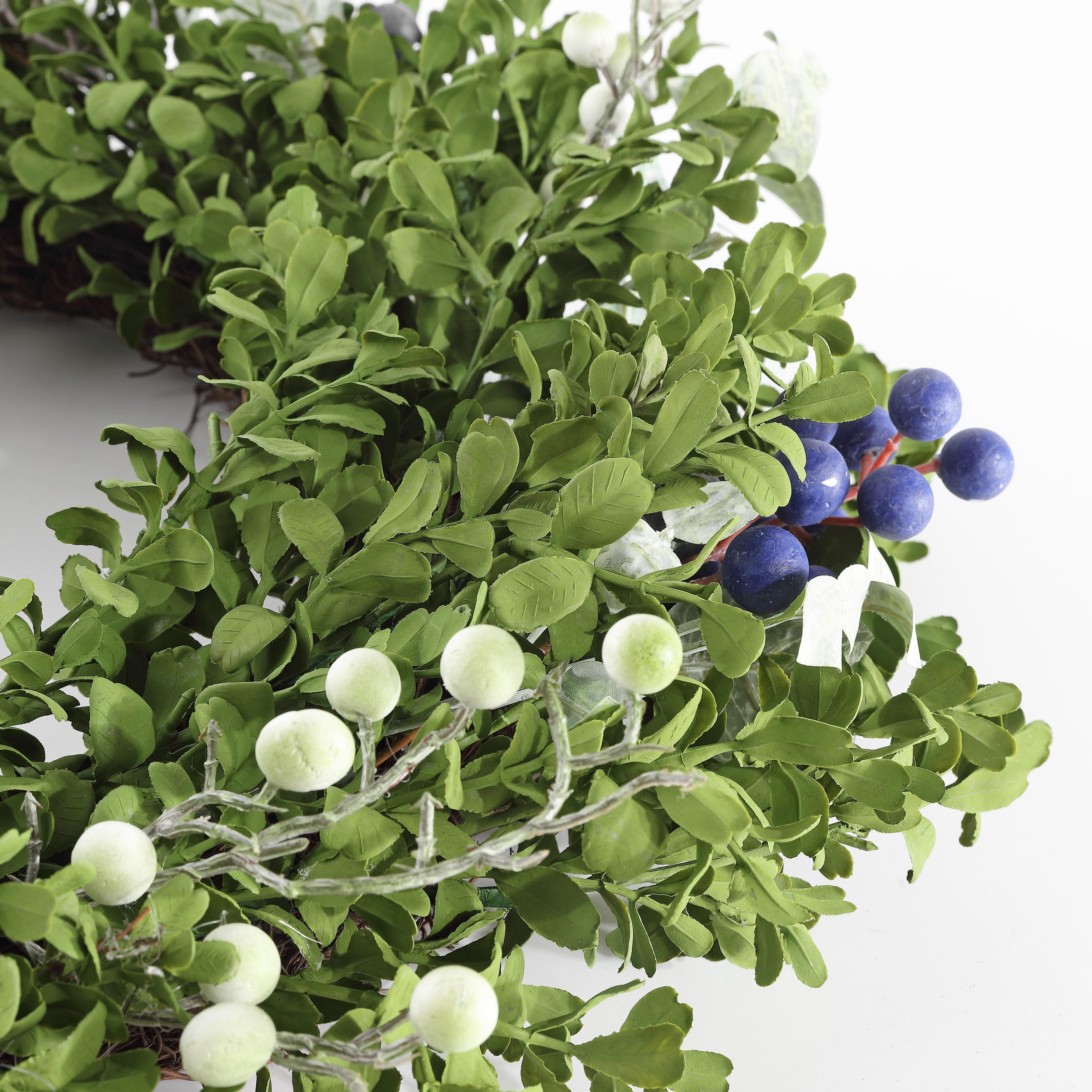 Safavieh Boxwood & Berry Wreath, , large