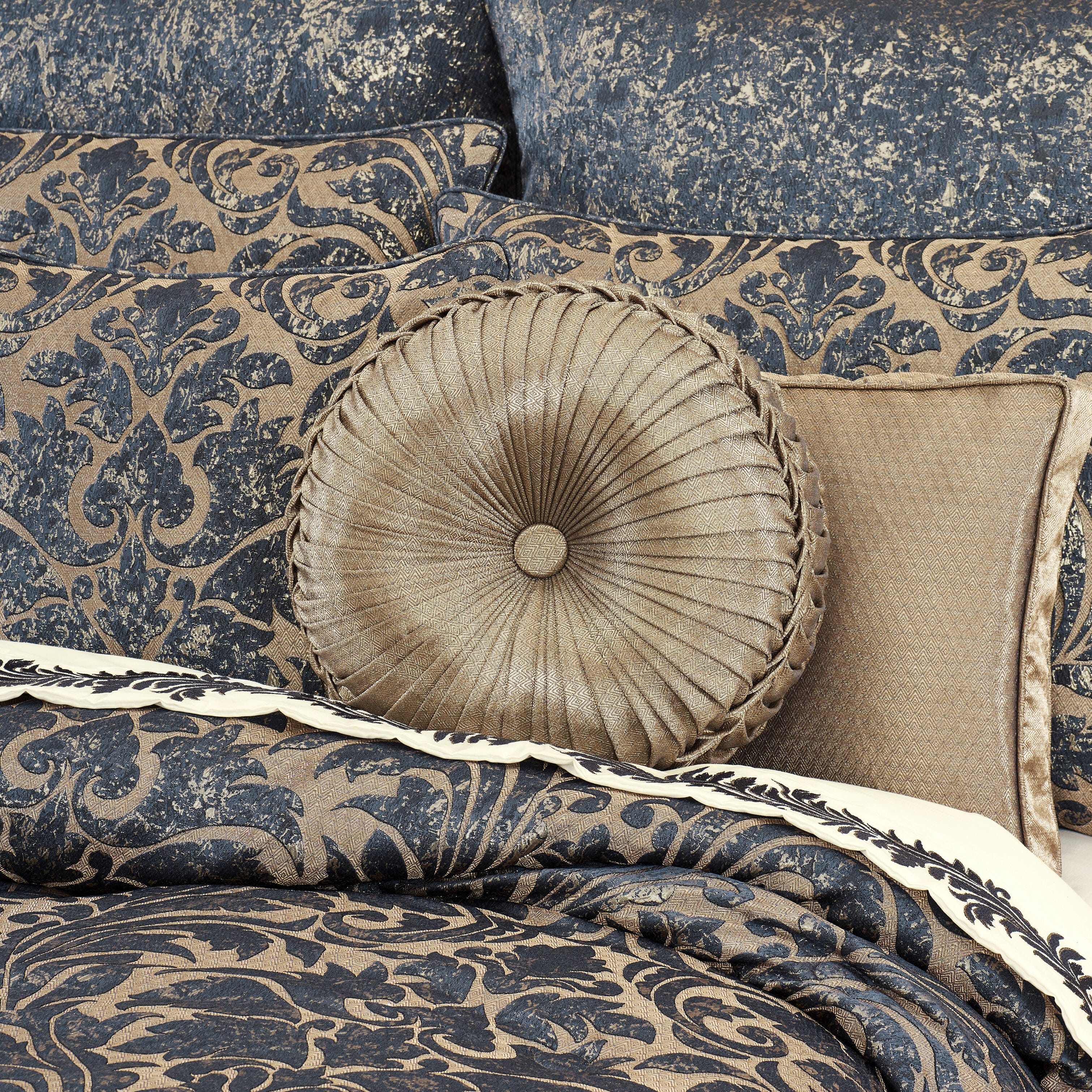 J. Queen New York Glimmerstone Round Decorative Throw Pillow, , rollover