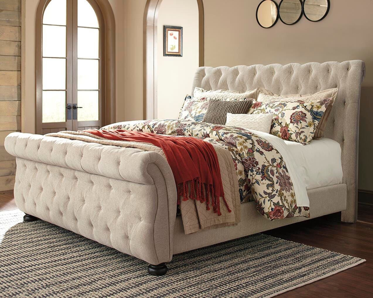 Willenburg Queen Upholstered Sleigh Bed - image 1