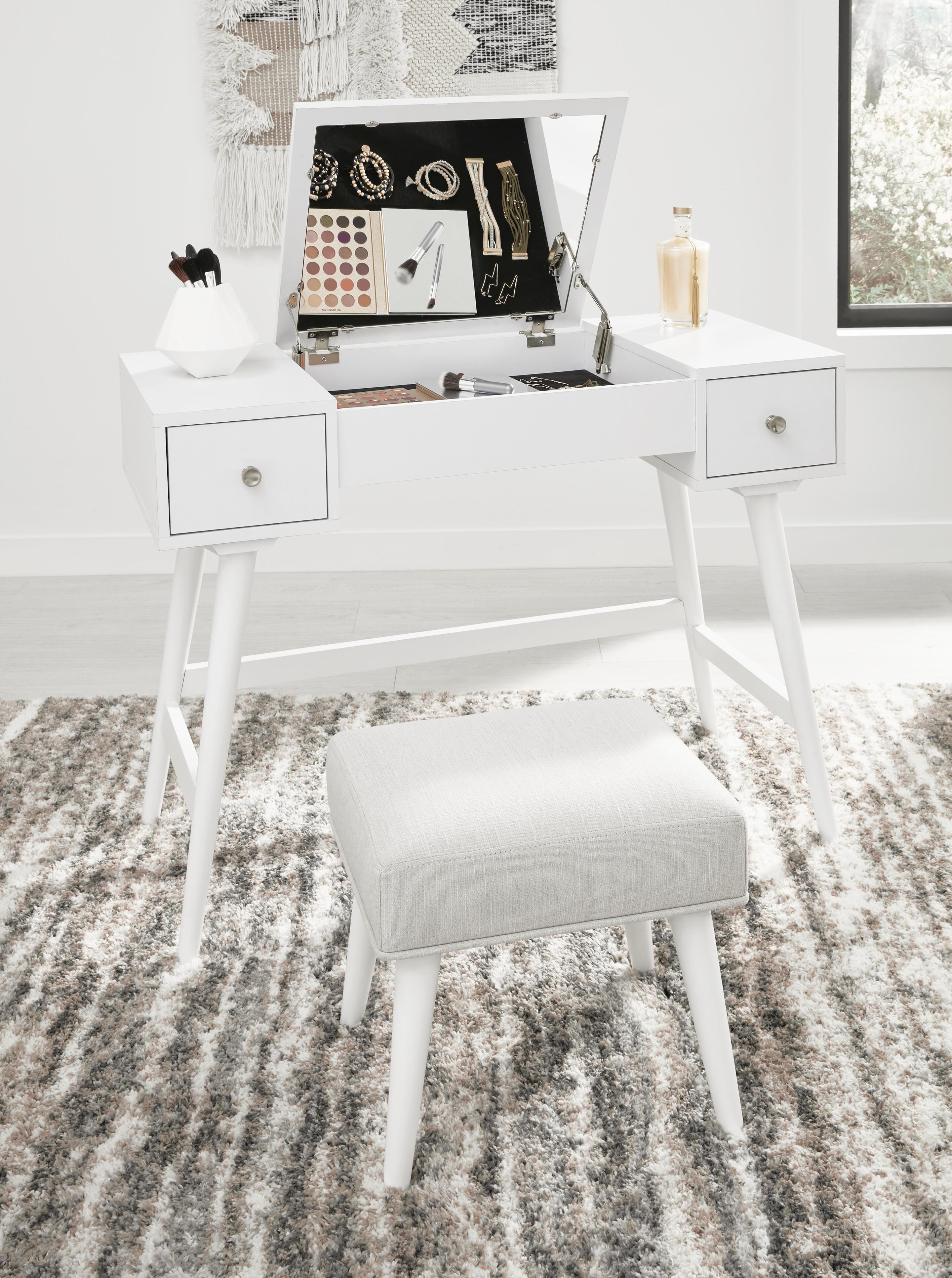 Thadamere Vanity with Stool - image 7