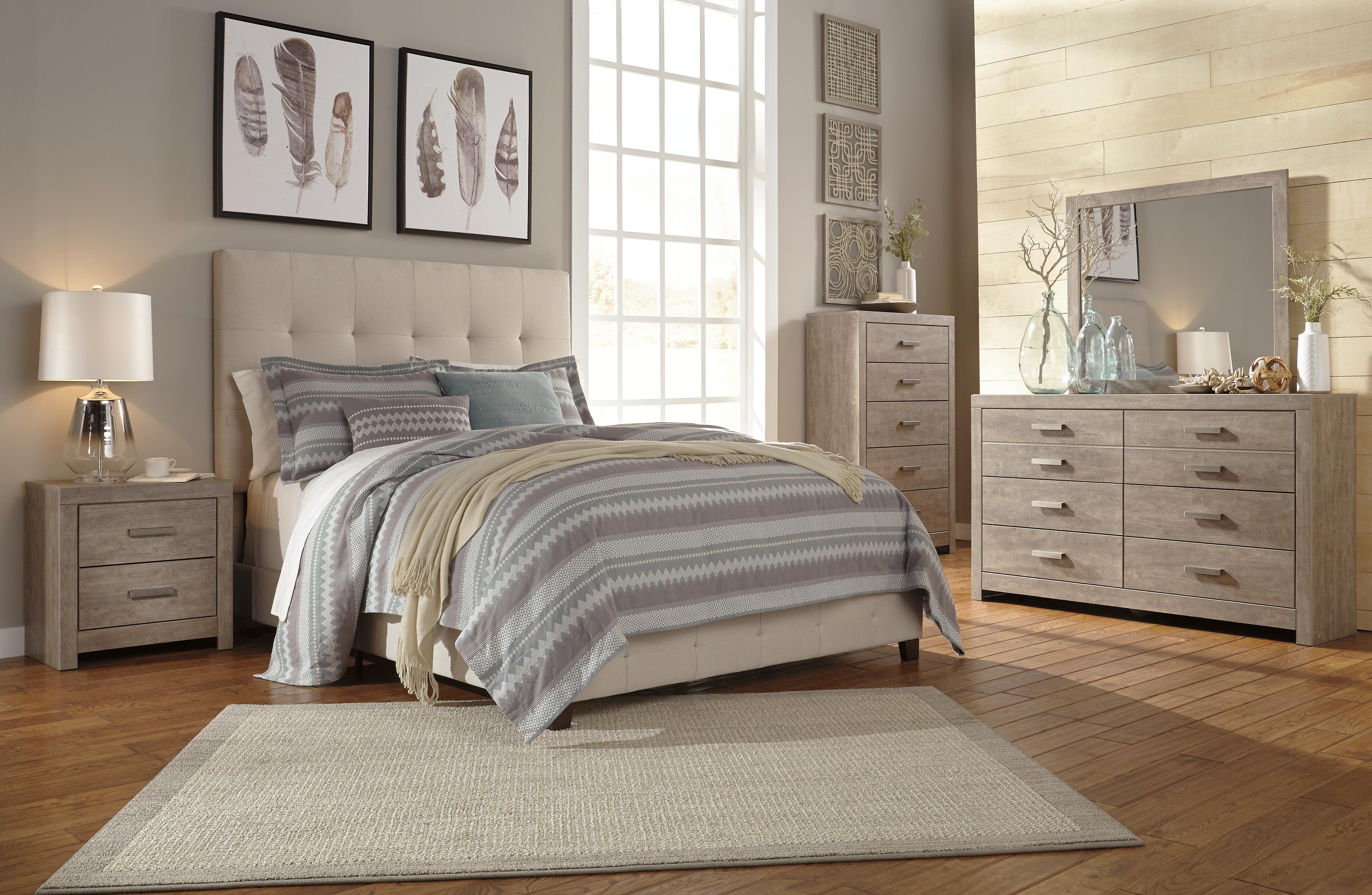 Dolante Queen Upholstered Bed - image 7
