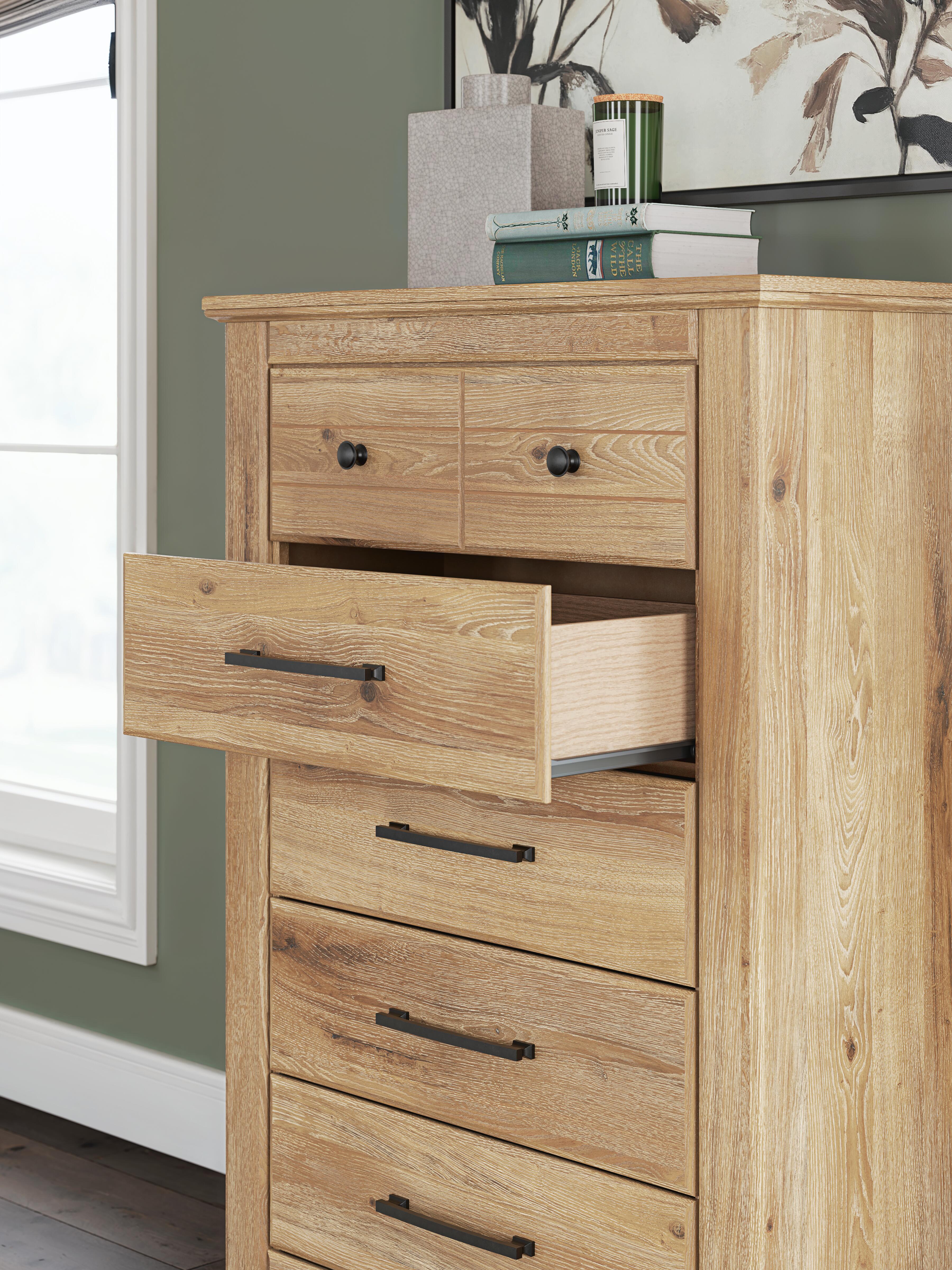 Fenderport Chest of Drawers - image 9