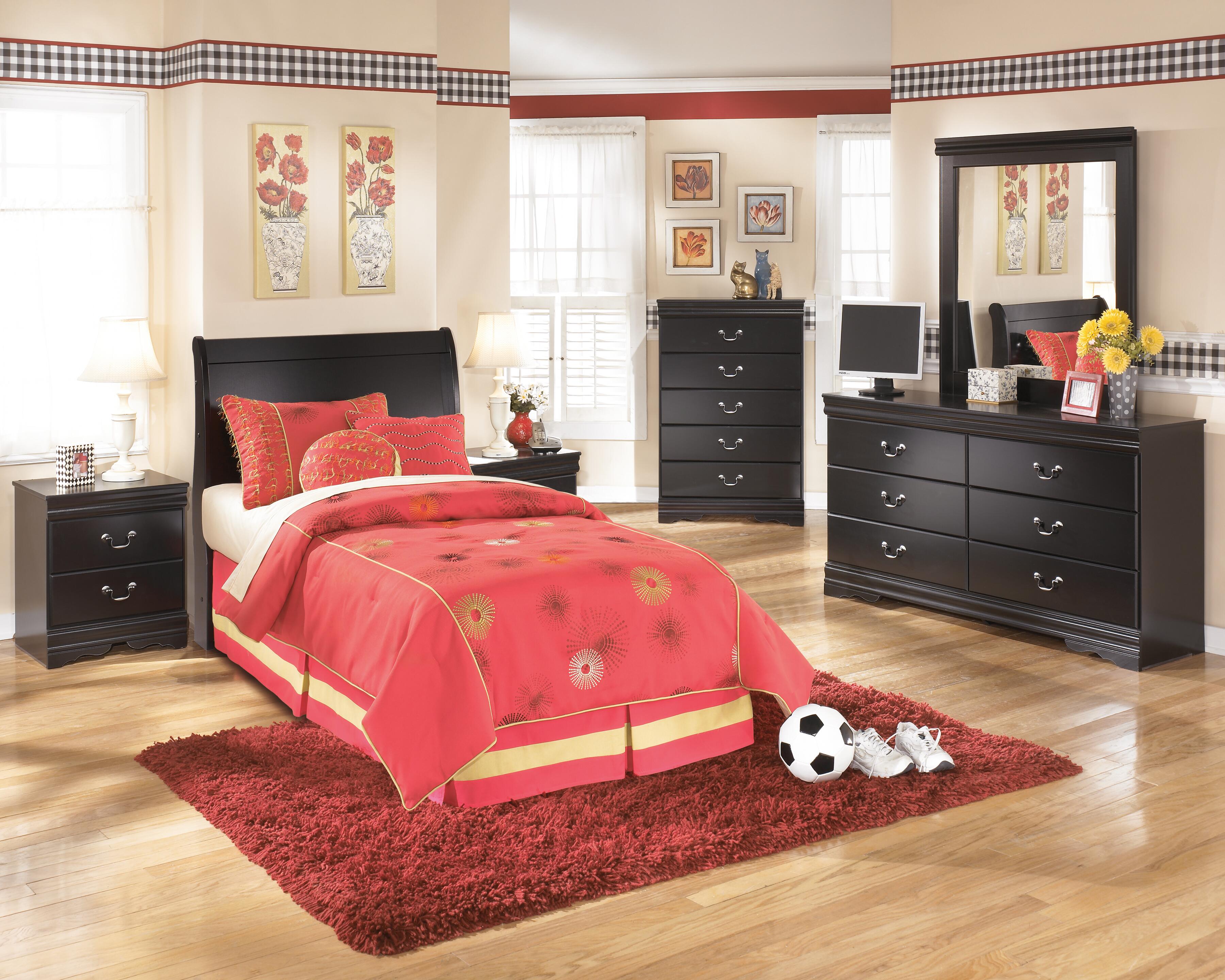 Huey Vineyard Chest of Drawers - image 3