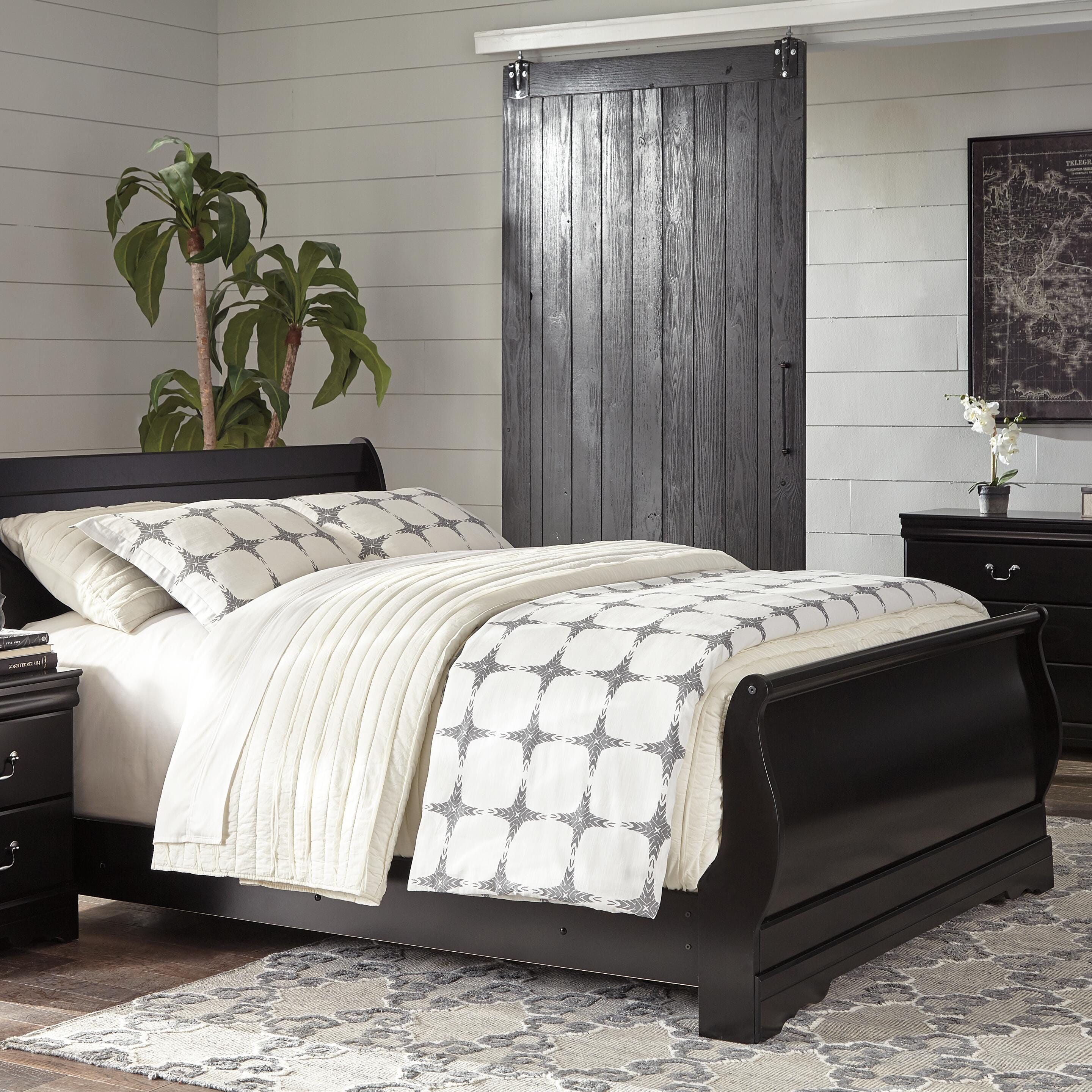 Huey Vineyard Nightstand - image 5
