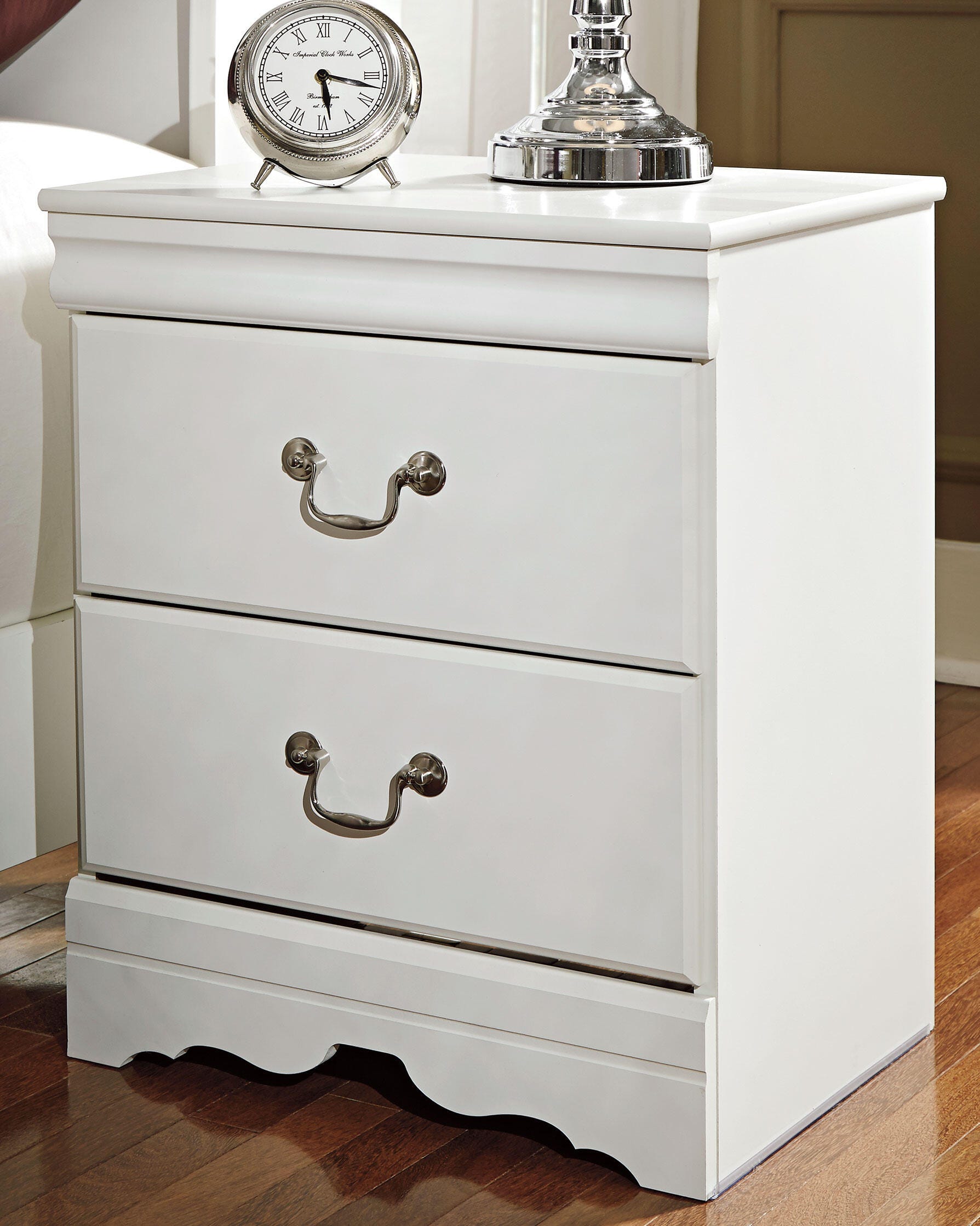 Anarasia Nightstand - image 1