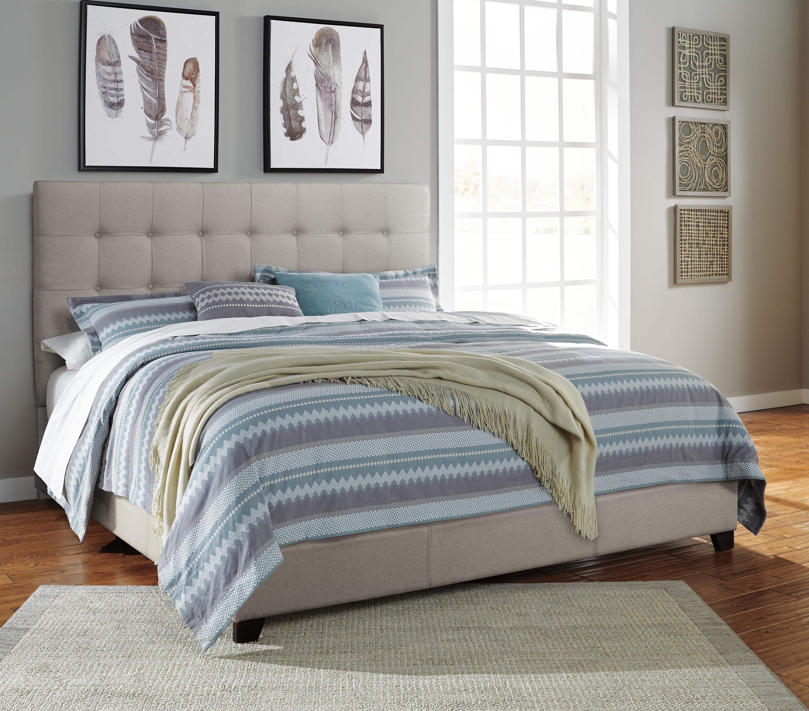Dolante Queen Upholstered Bed - image 3