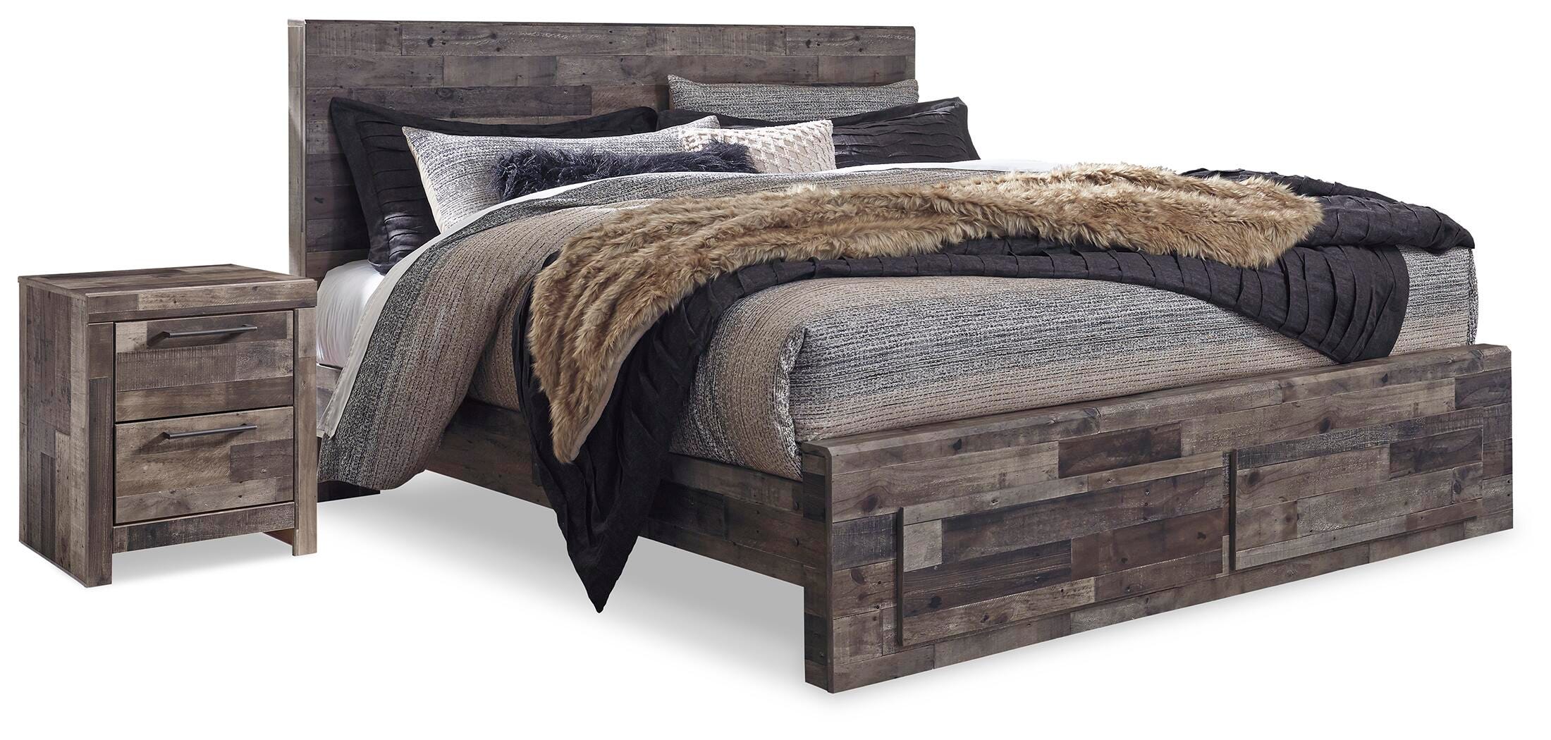 Cama con almacenamiento de panel Derekson King y 2 mesitas de noche - image 1