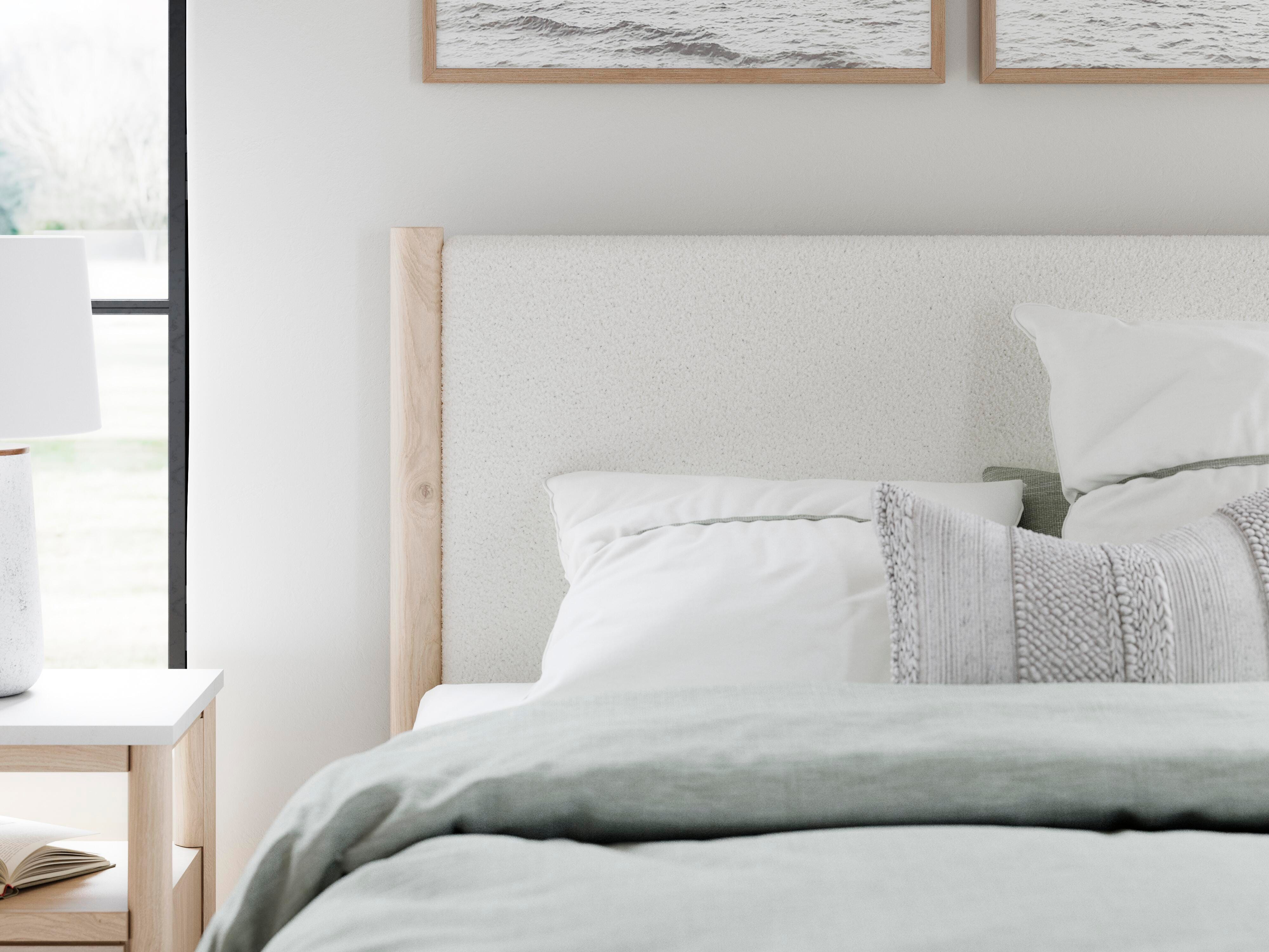 Cama con panel Queen, cómoda, espejo y mesita de noche Cadmori - image 25