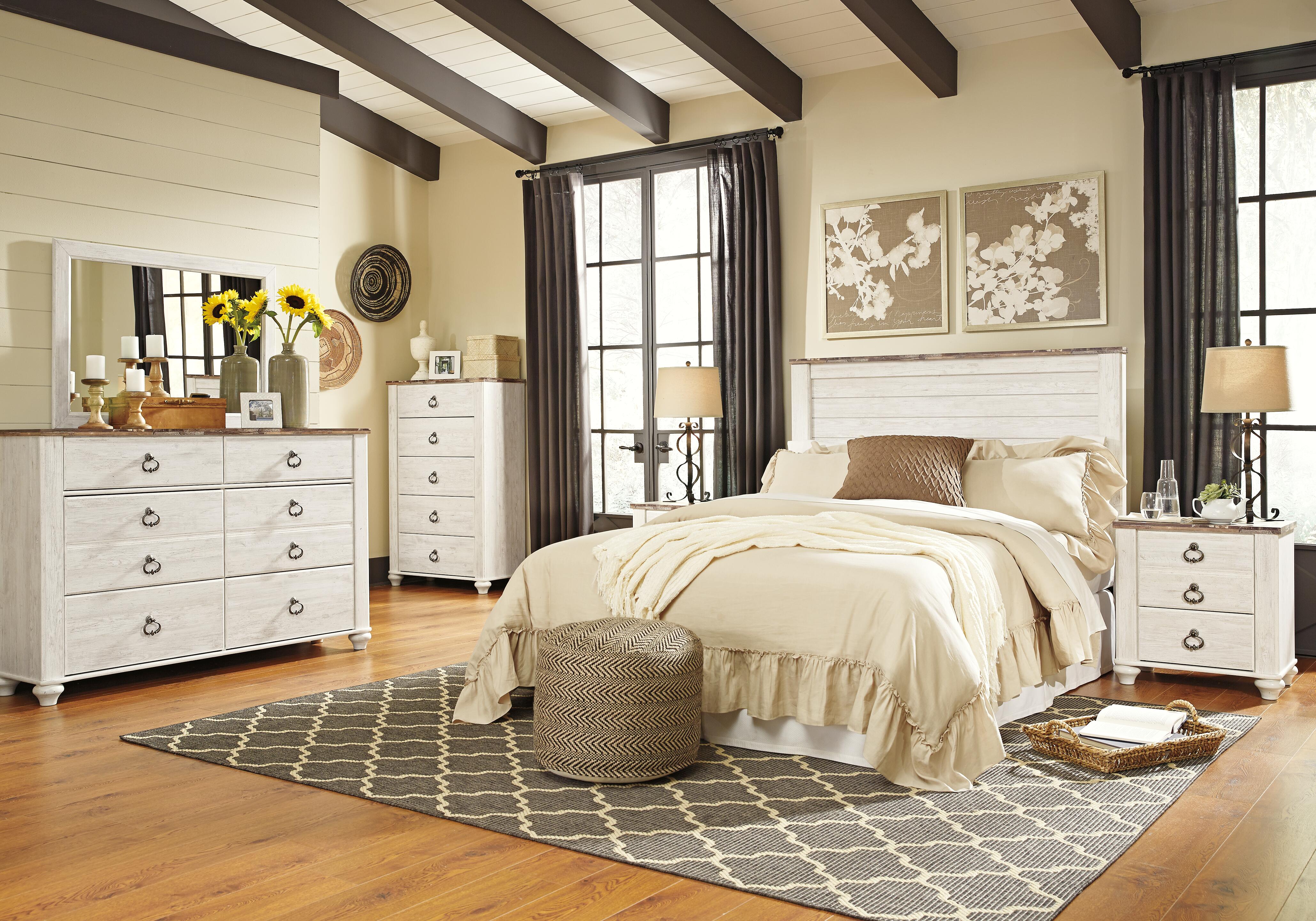 Willowton Chest of Drawers - image 5