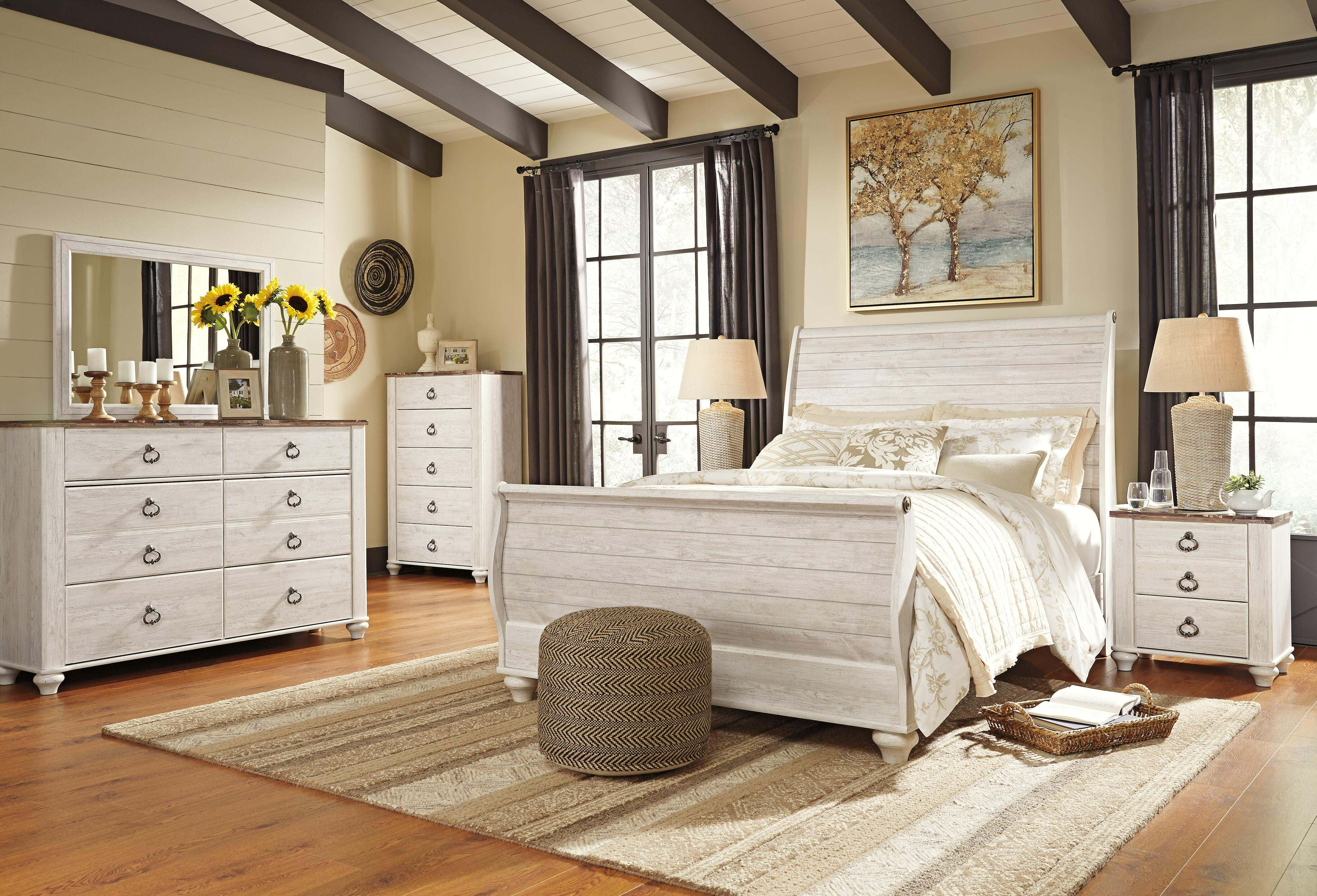 Willowton Queen Sleigh Bed, Whitewash, large