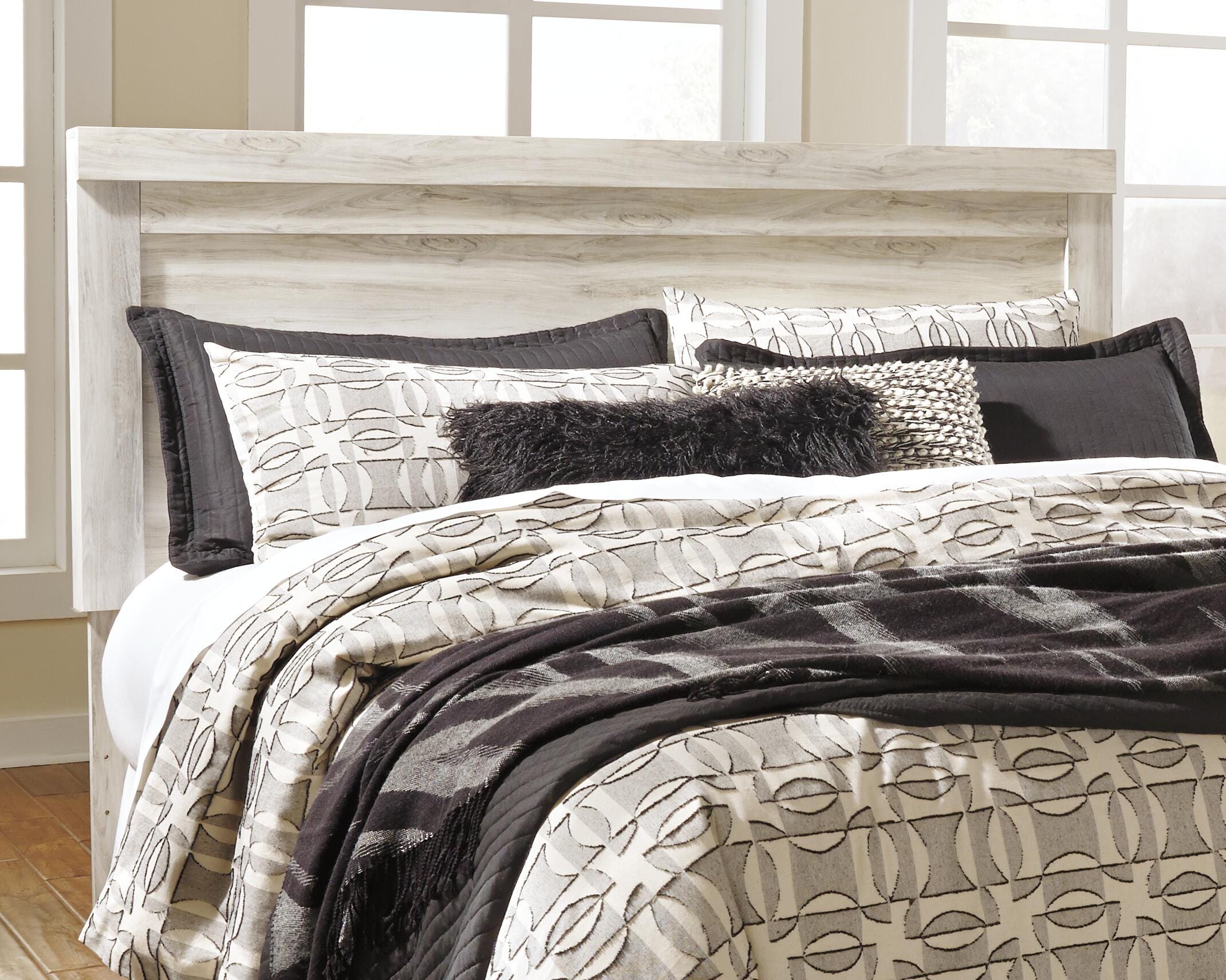 Bellaby King Panel Bed - image 6