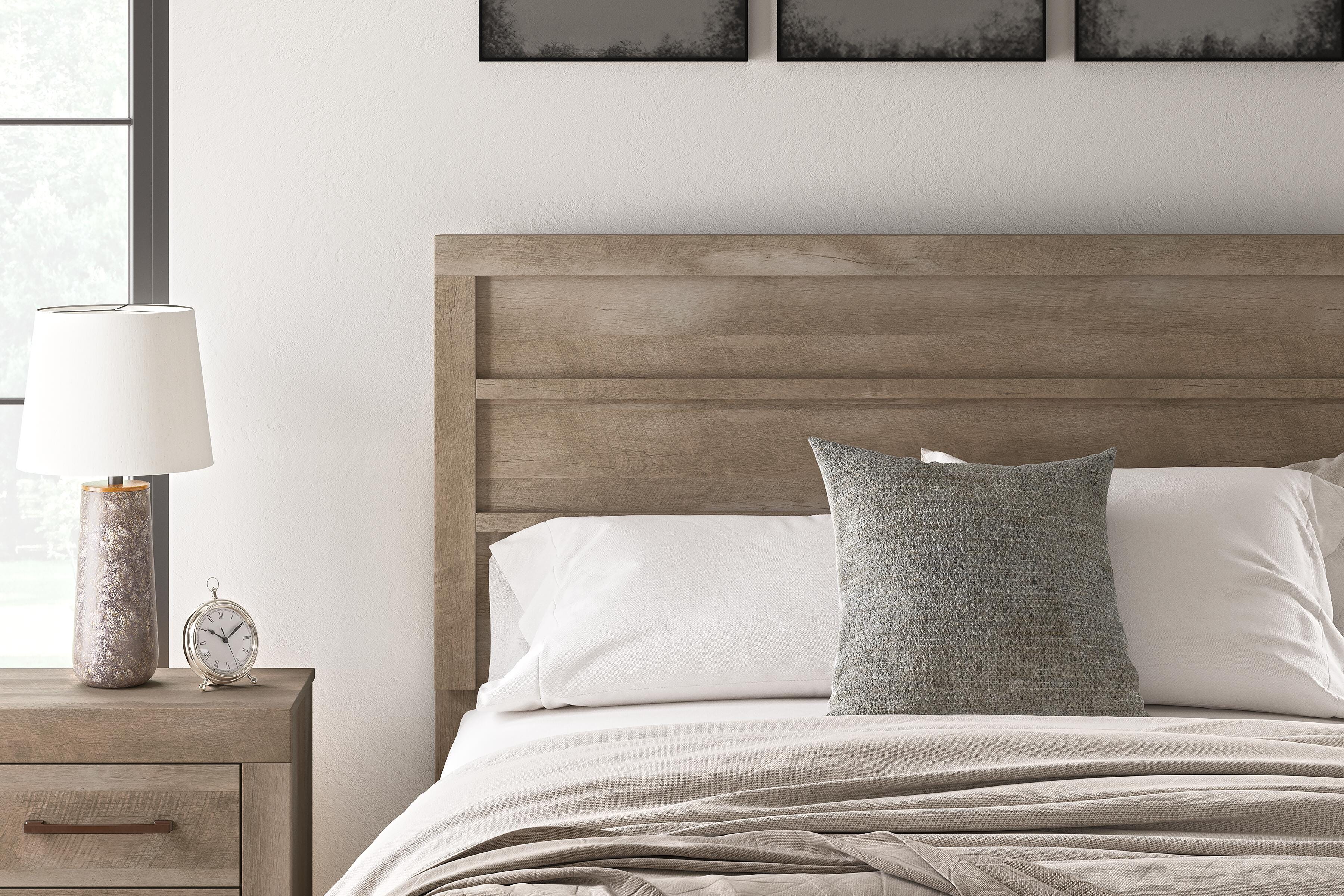Gachester Queen Panel Bed - image 10