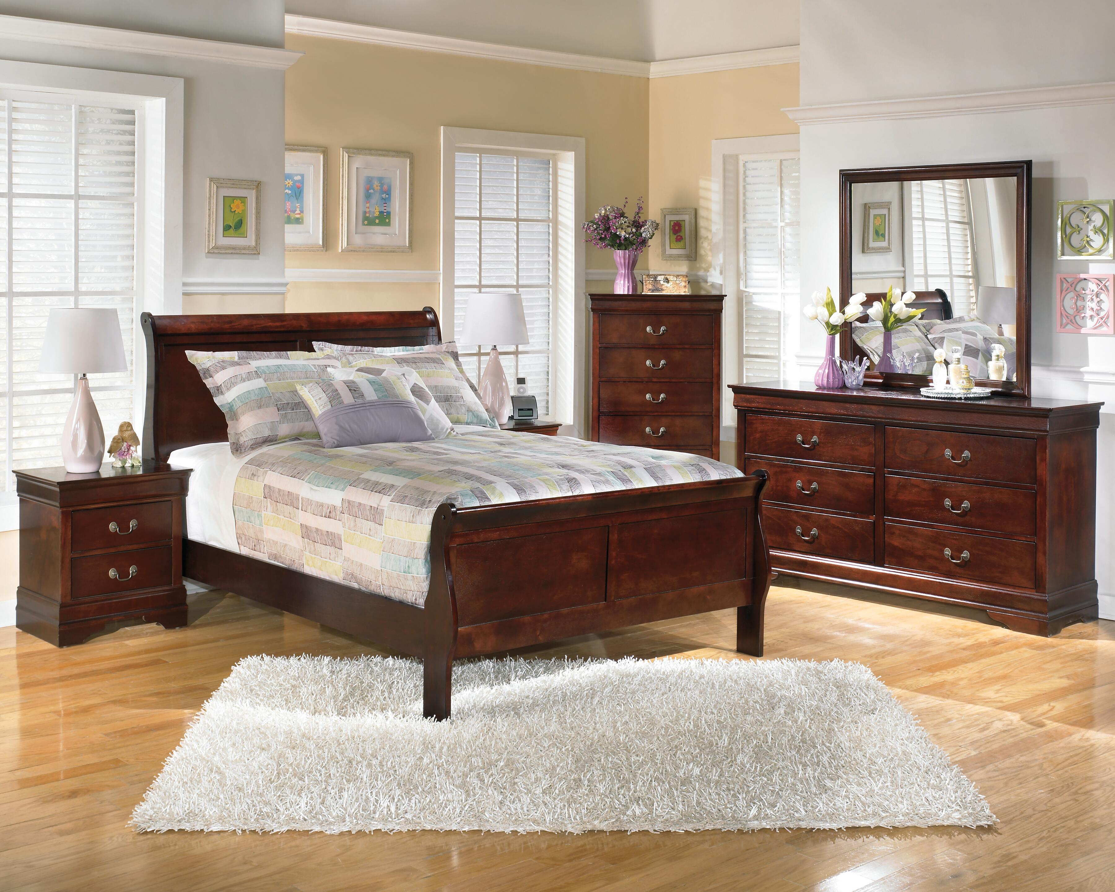 Alisdair Full Sleigh Bed, Dresser and Mirror - image 2