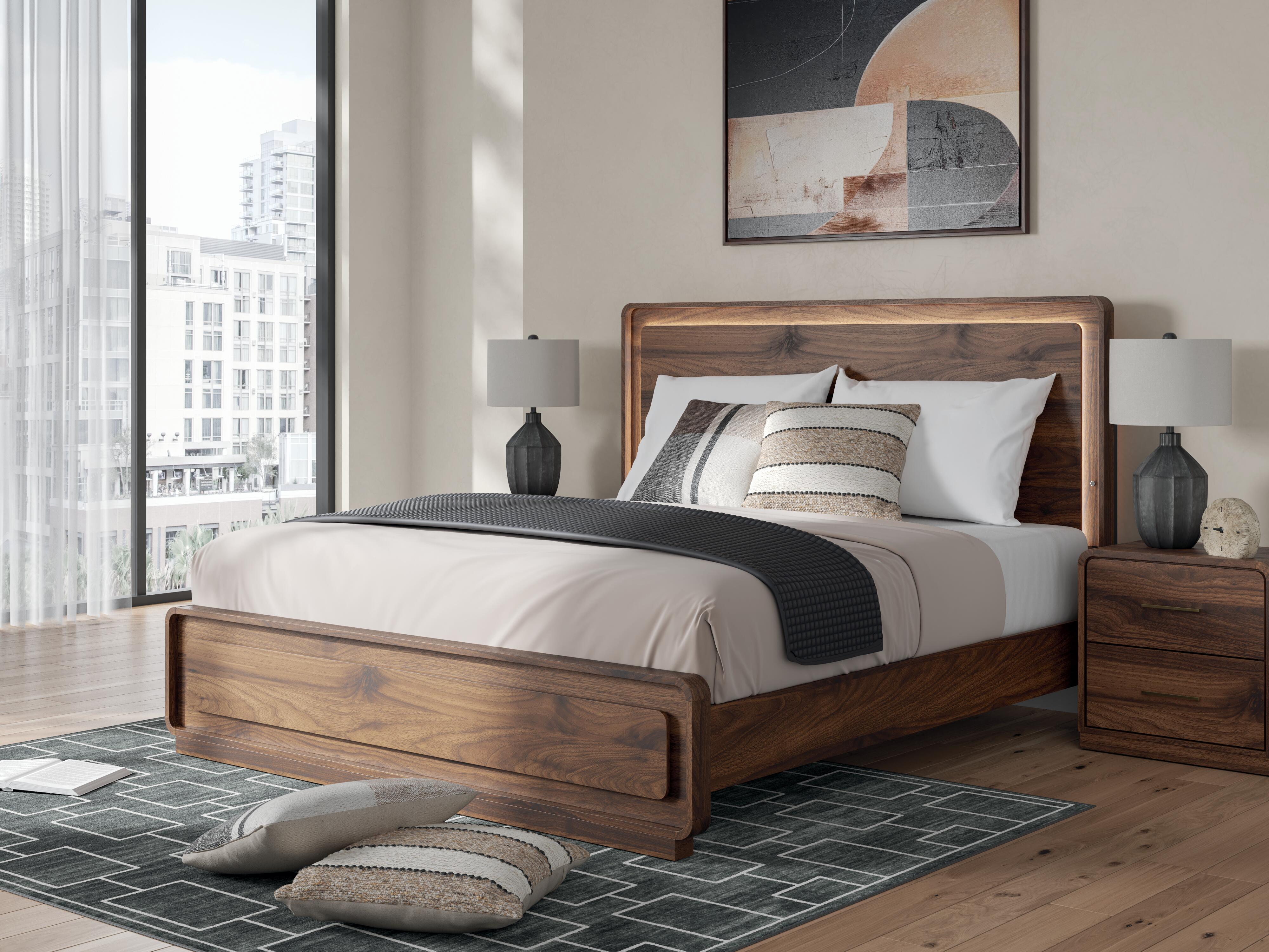 Hollinaze King Panel Bed - image 2