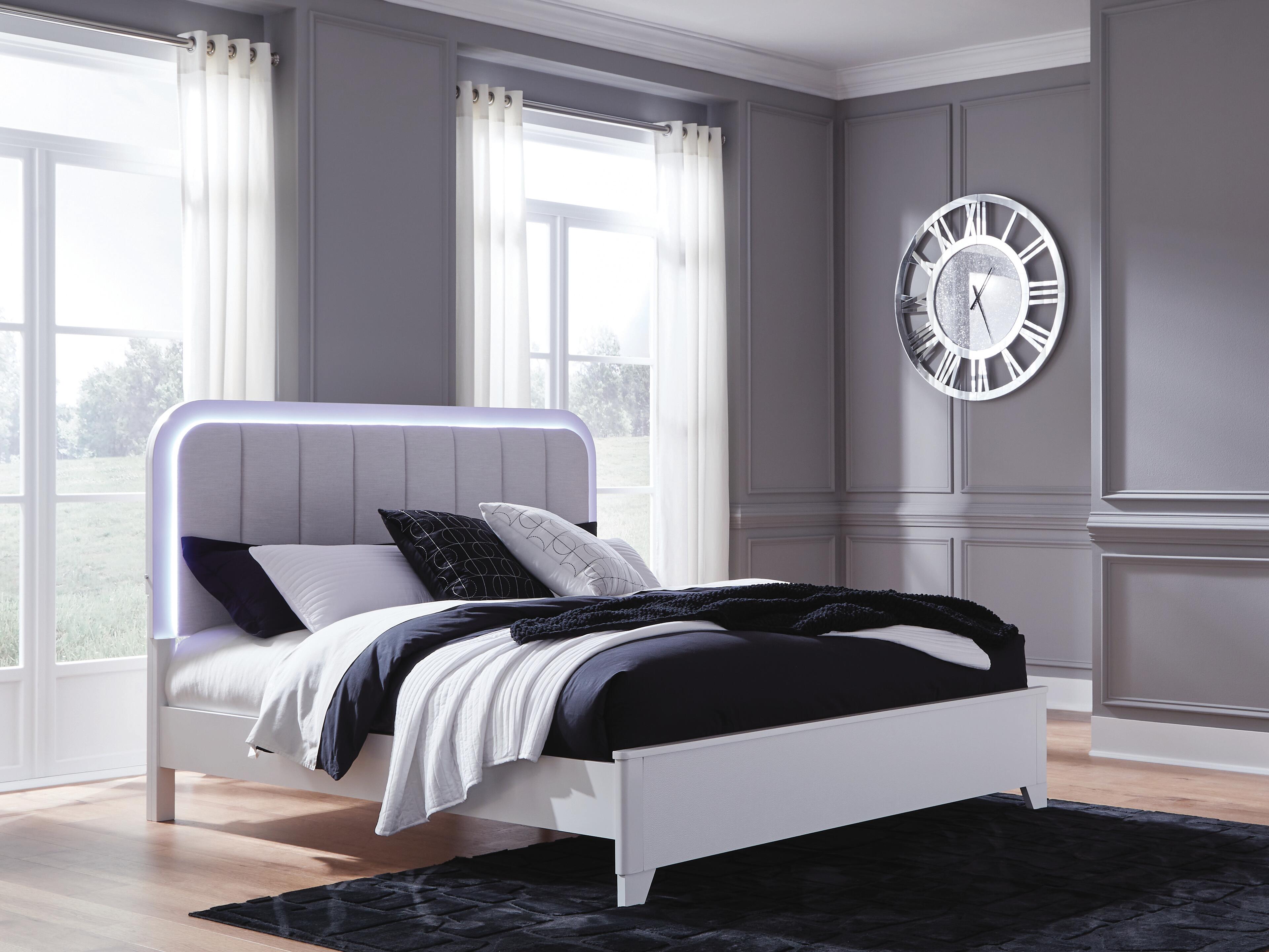 Cama tapizada Frostlyn California King - image 2