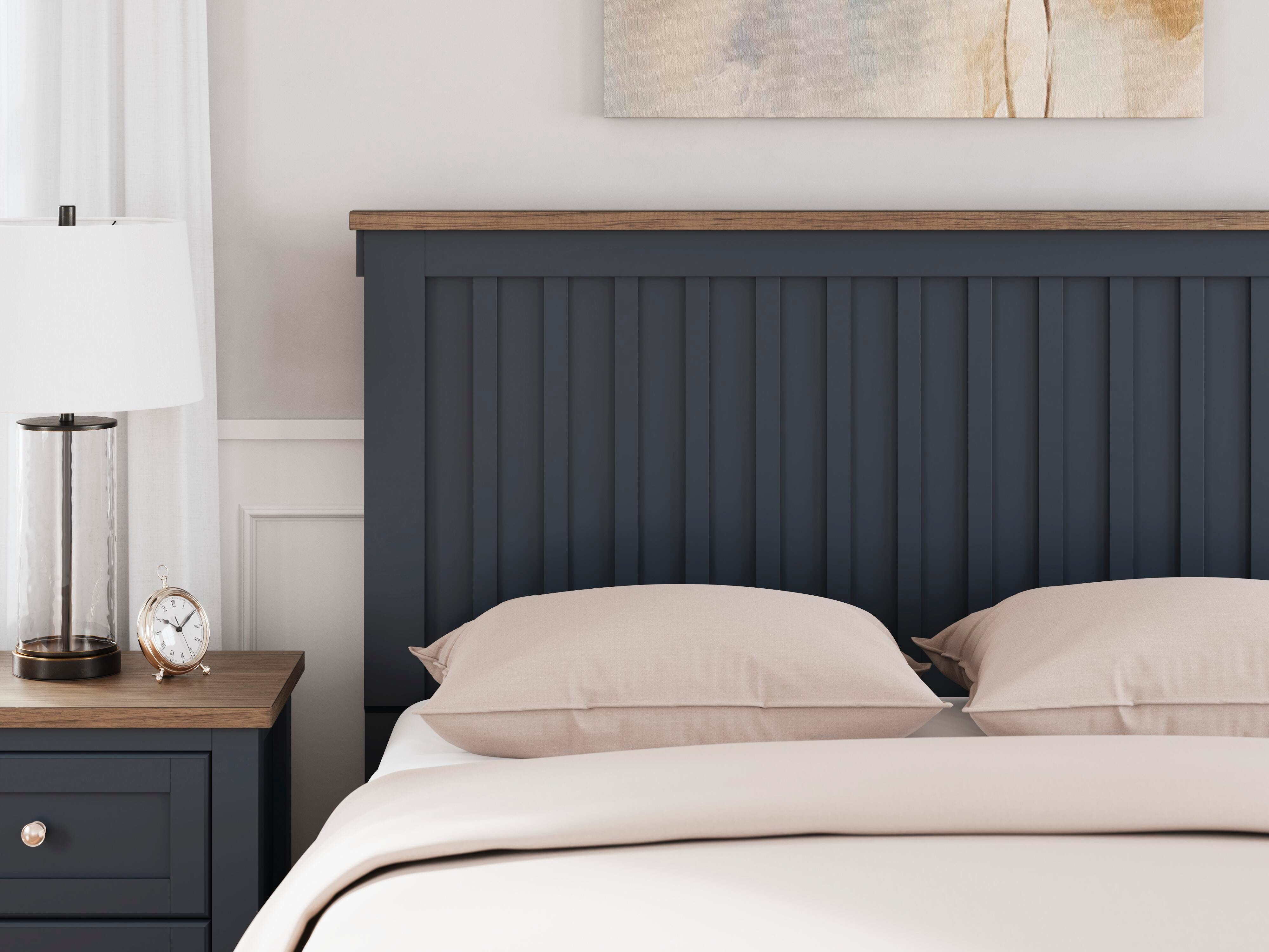 Landocken Queen Panel Bed - image 9
