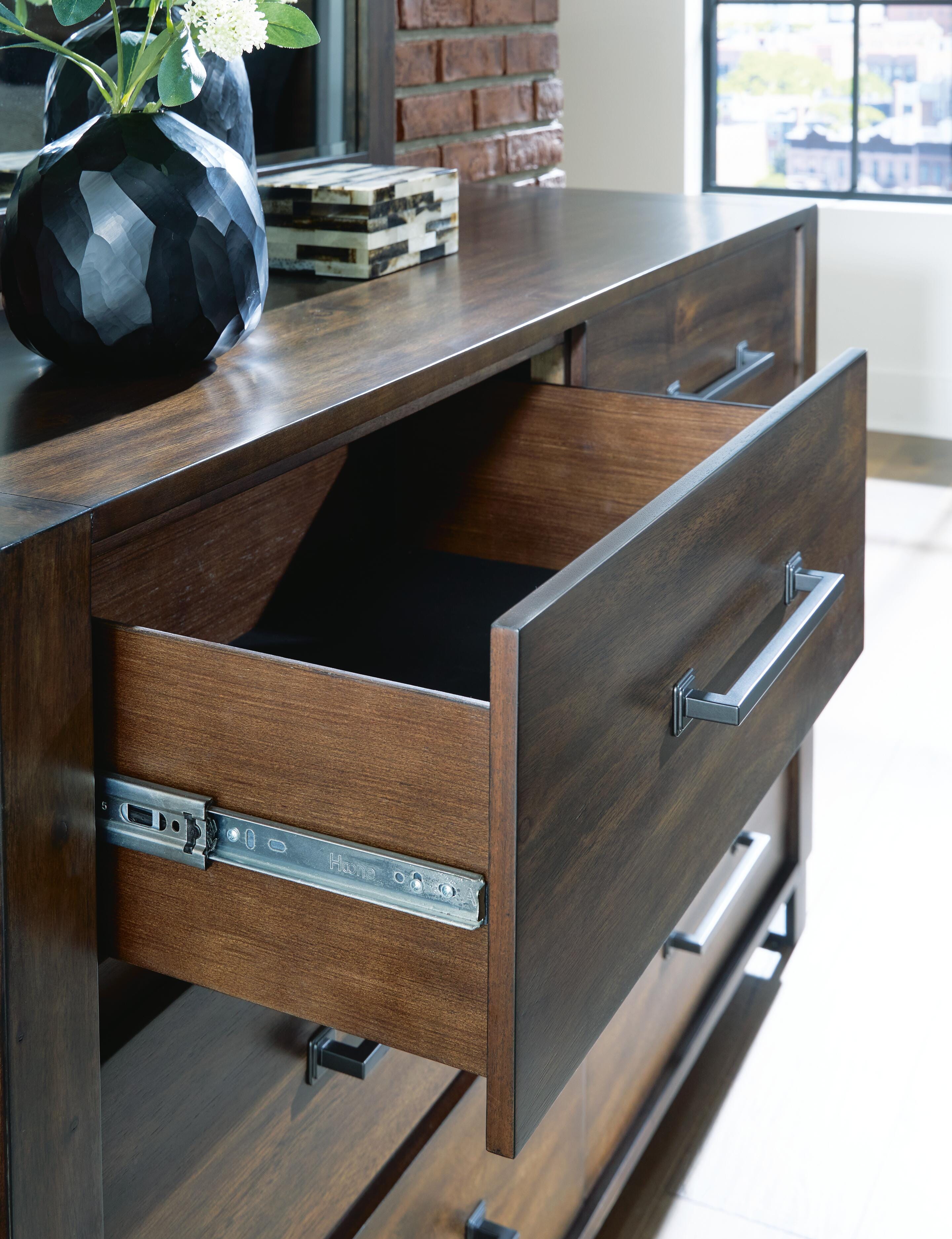 Zumbado Dresser - image 6