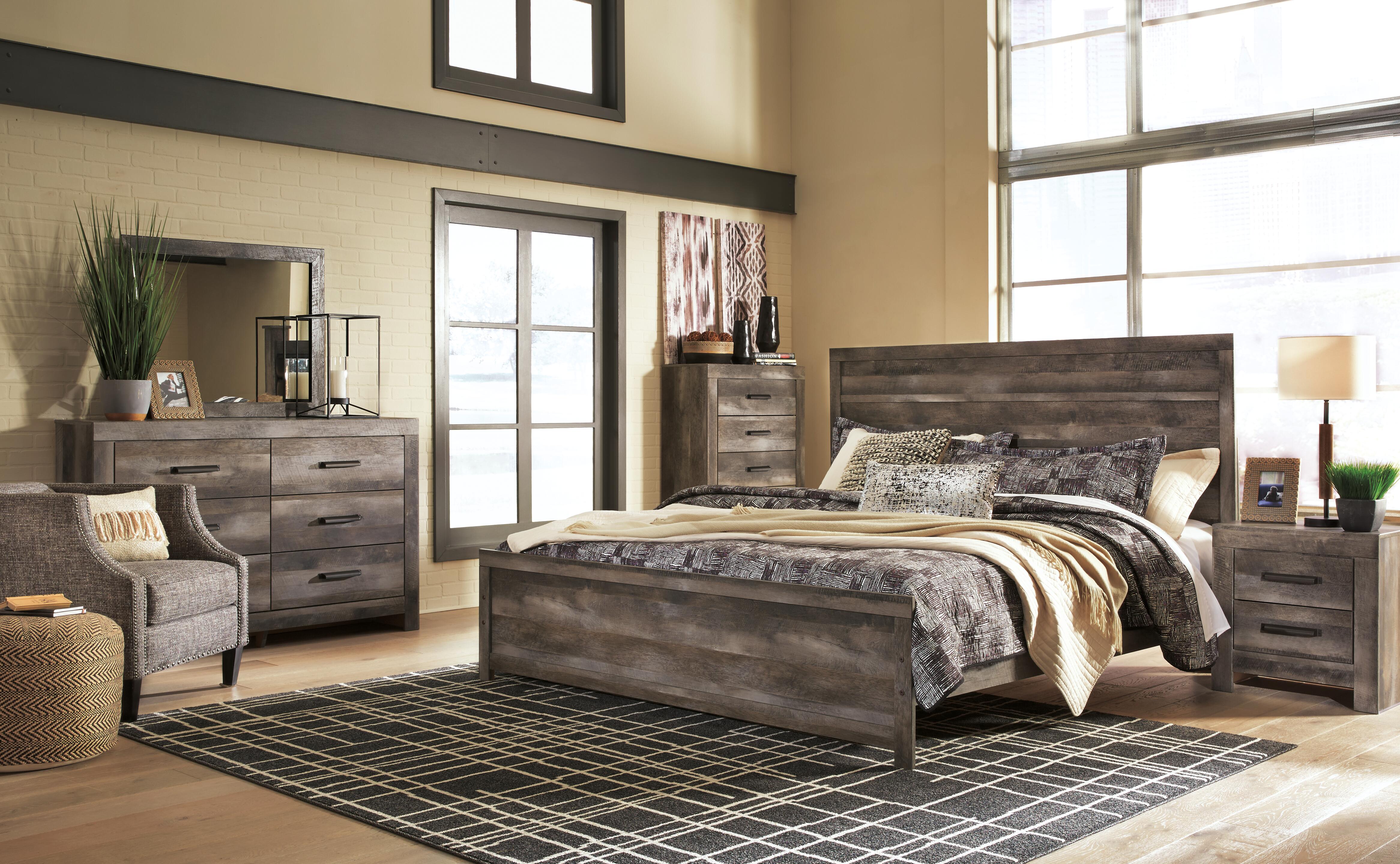 Wynnlow King Panel Bed, Gray, large