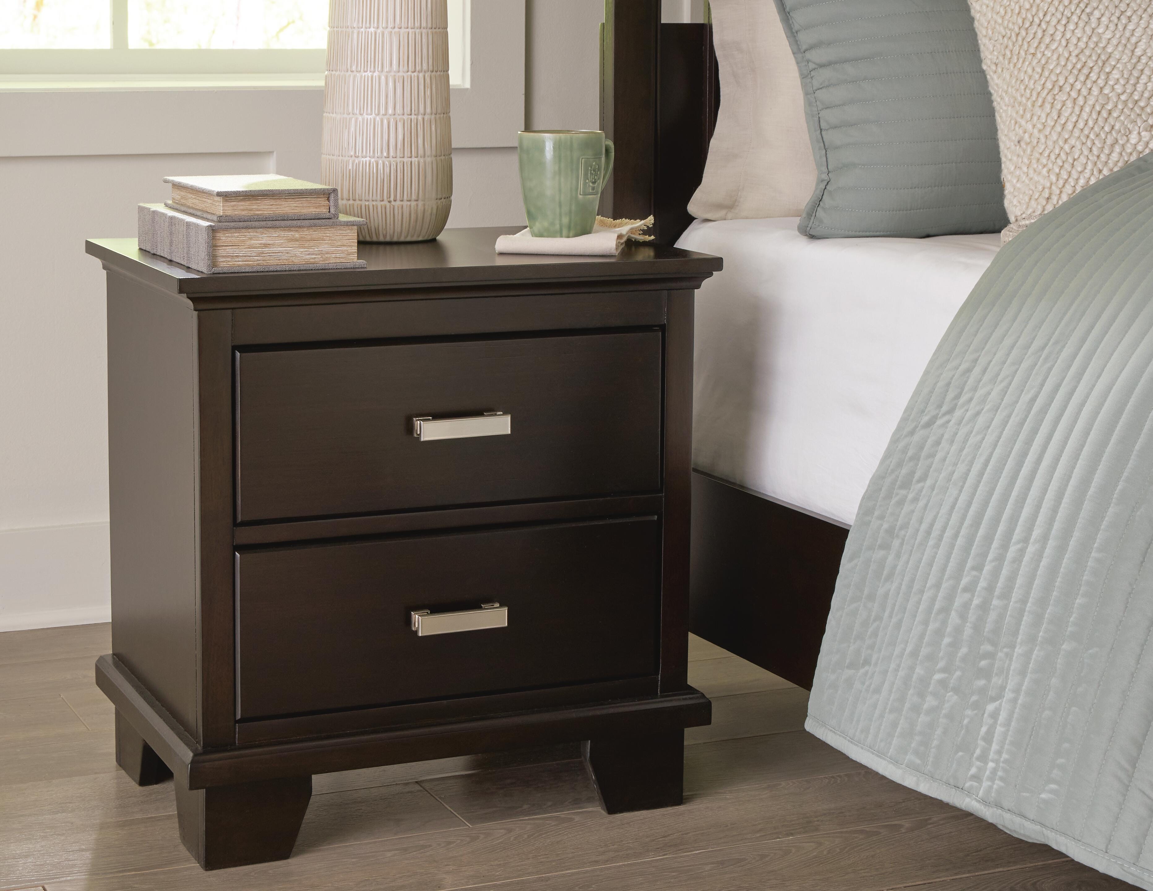 Covetown Queen Panel Bed and Nightstand - image 12