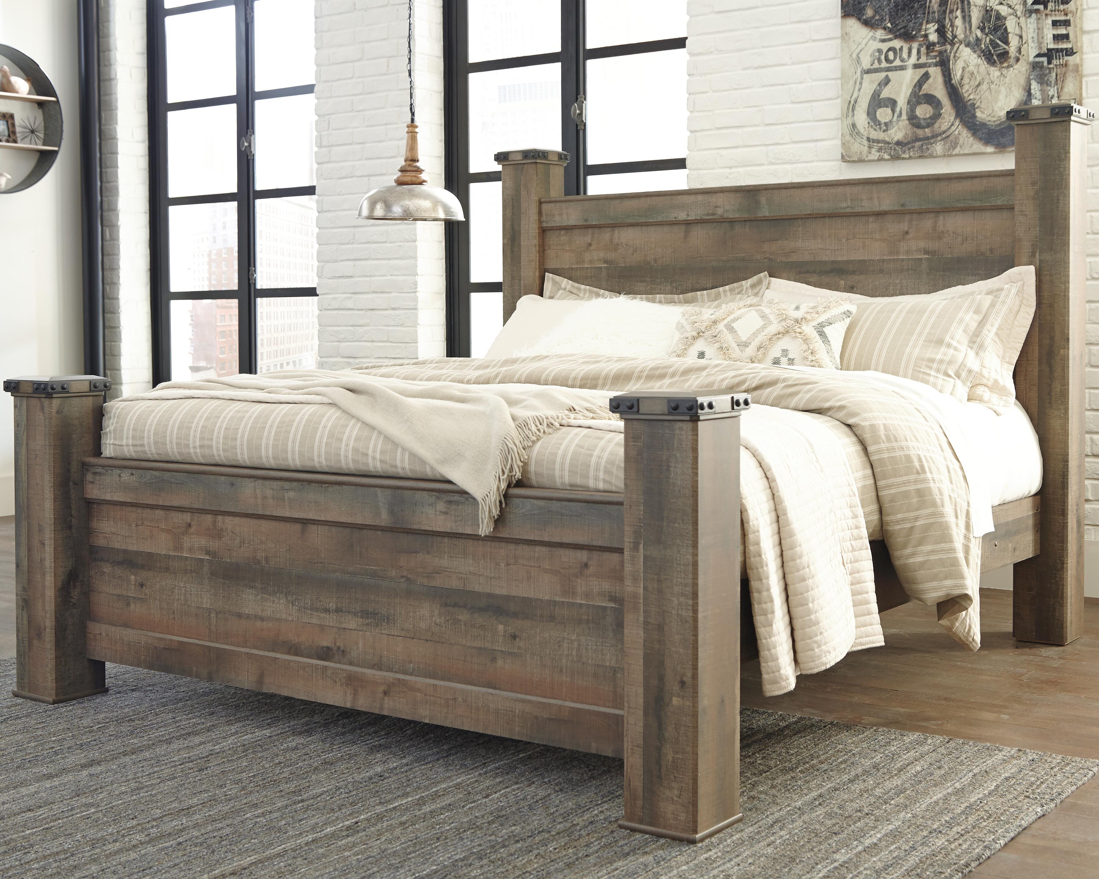 Trinell King Poster Bed, Brown, rollover