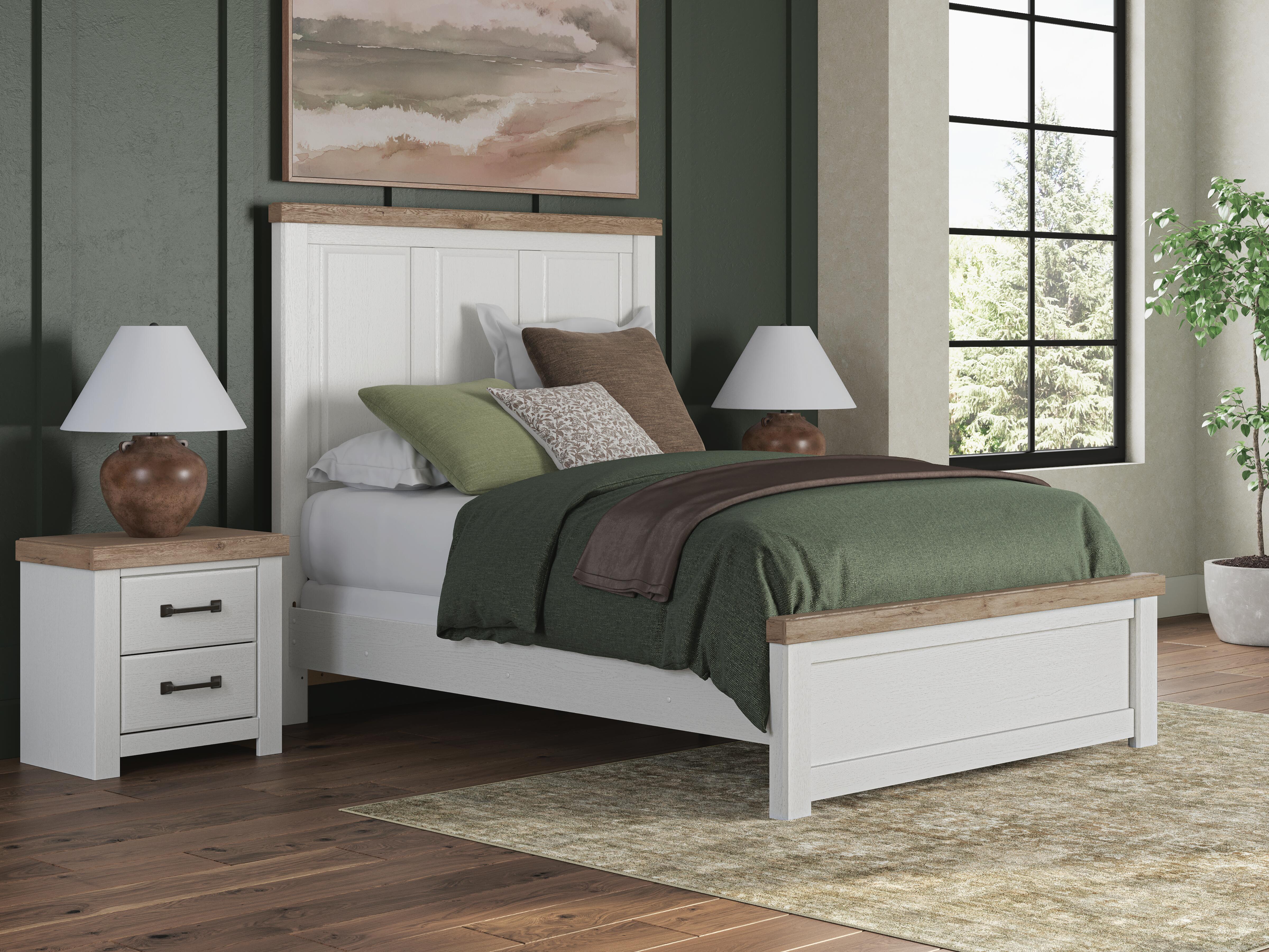 Savonport Queen Panel Bed - image 1