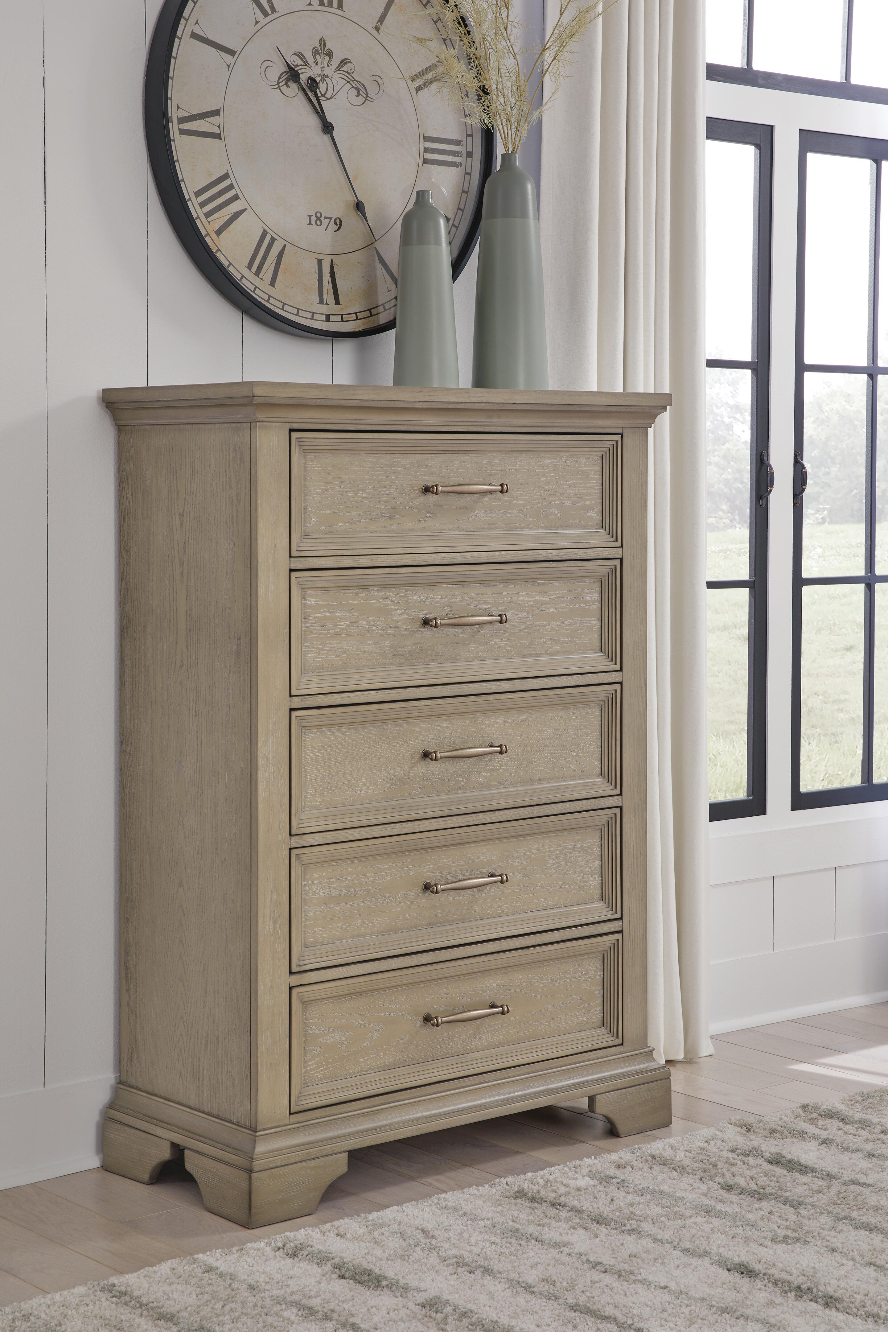 Vallardia Chest of Drawers, , large