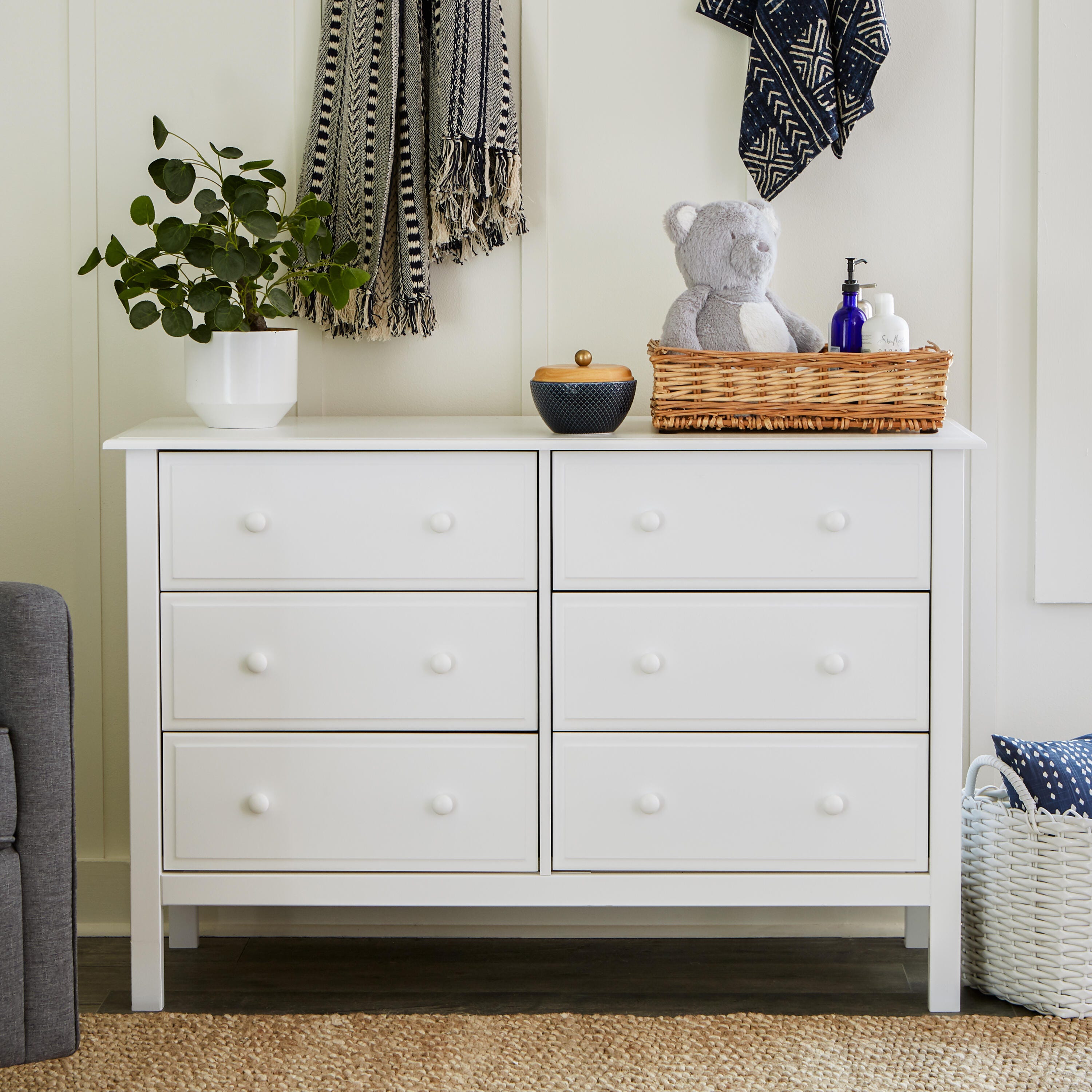Ashley Davinci Jayden 6 Drawer Double Wide Dresser, White