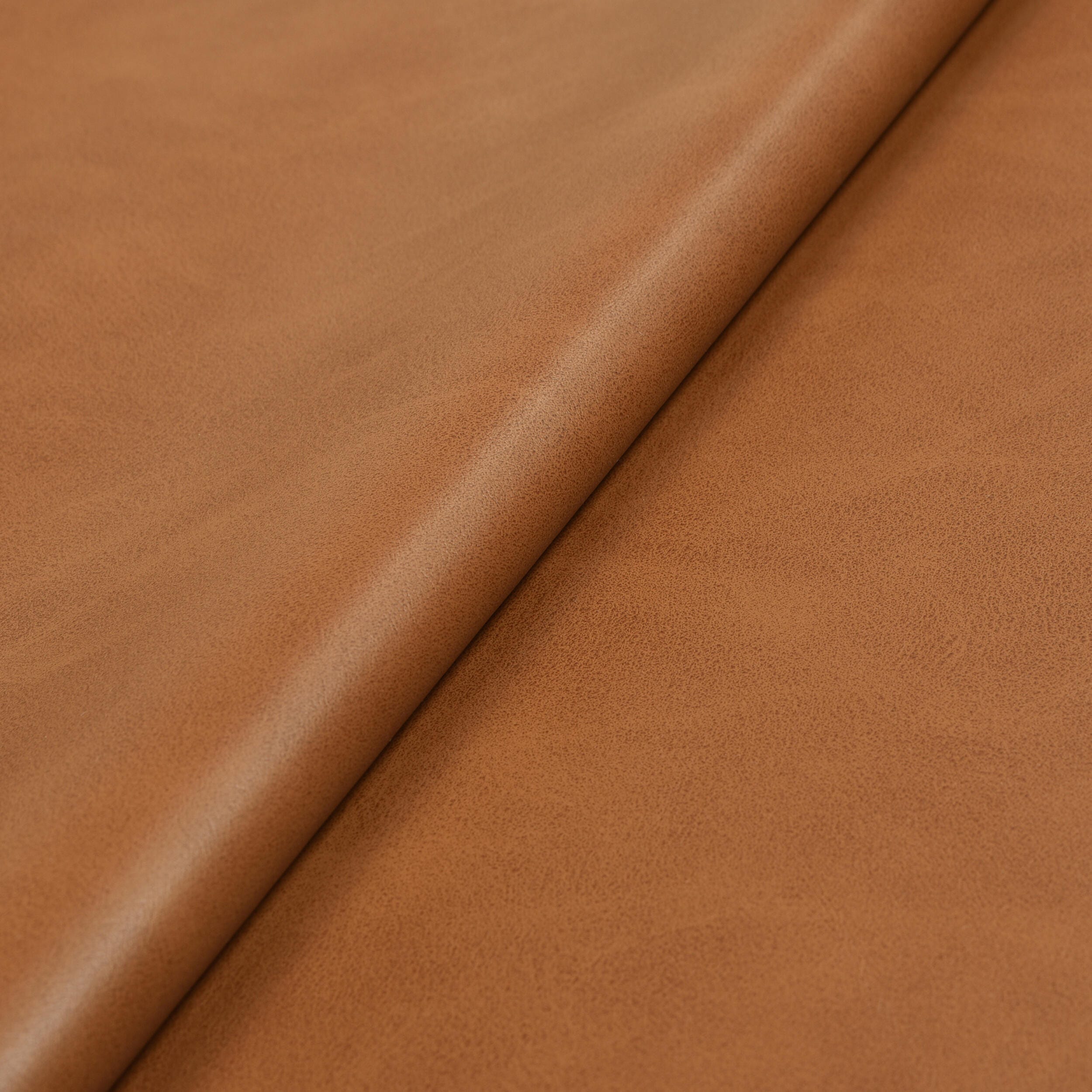 Swatch color Caramel Tan Brown , product with this swatch is currently selected