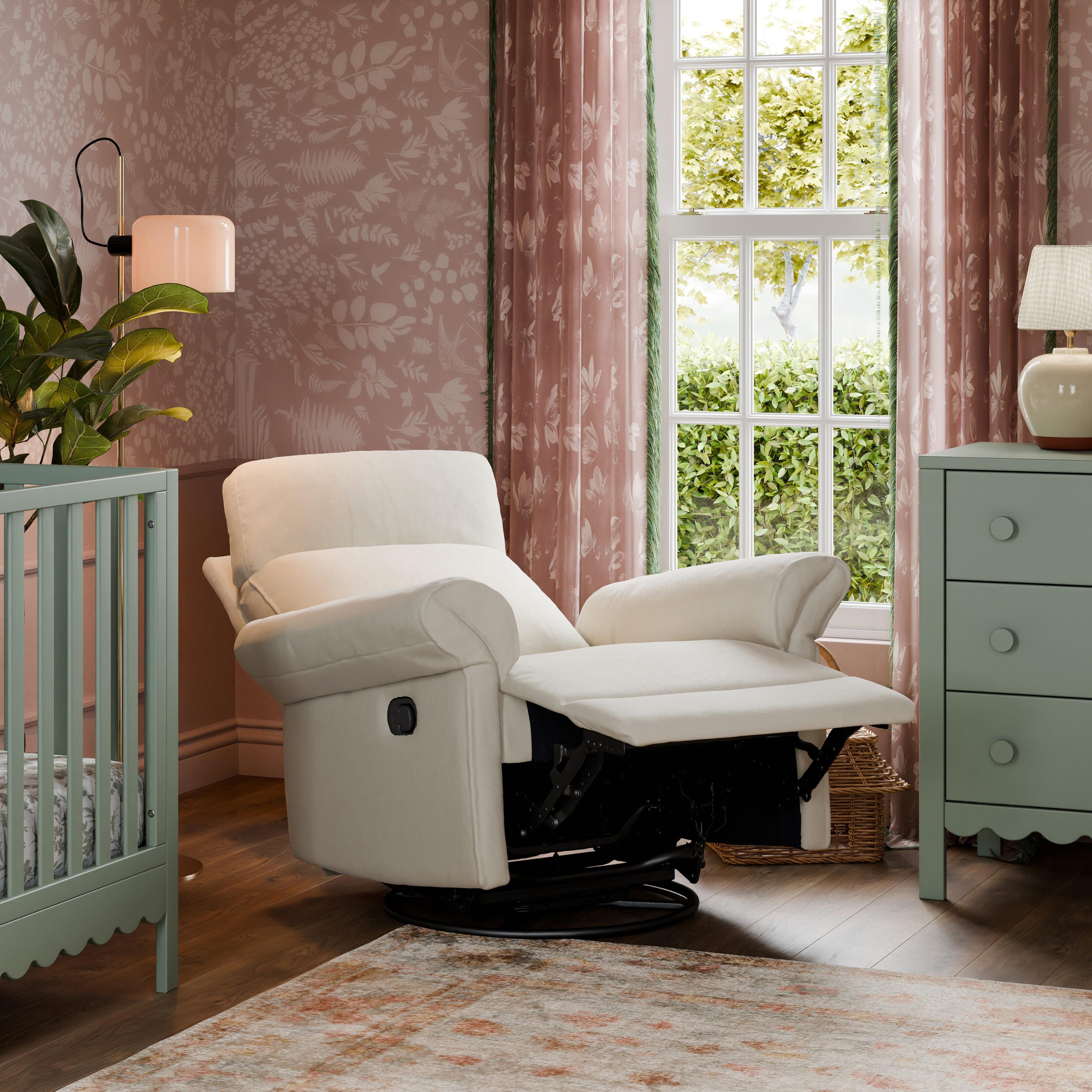 DaVinci Suzy Flex Manual Swivel Glider Recliner | Ashley