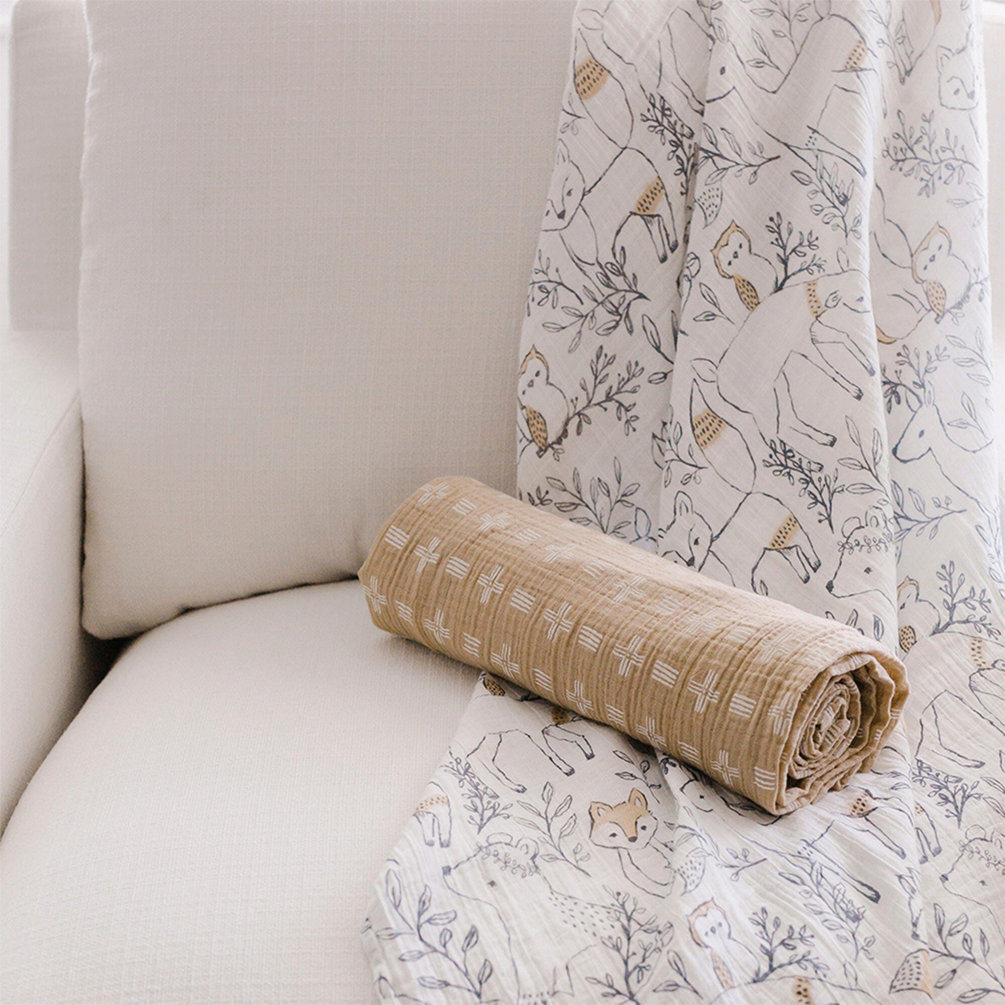 Crane Baby Ezra Swaddle Wrap (Set of 2), , rollover
