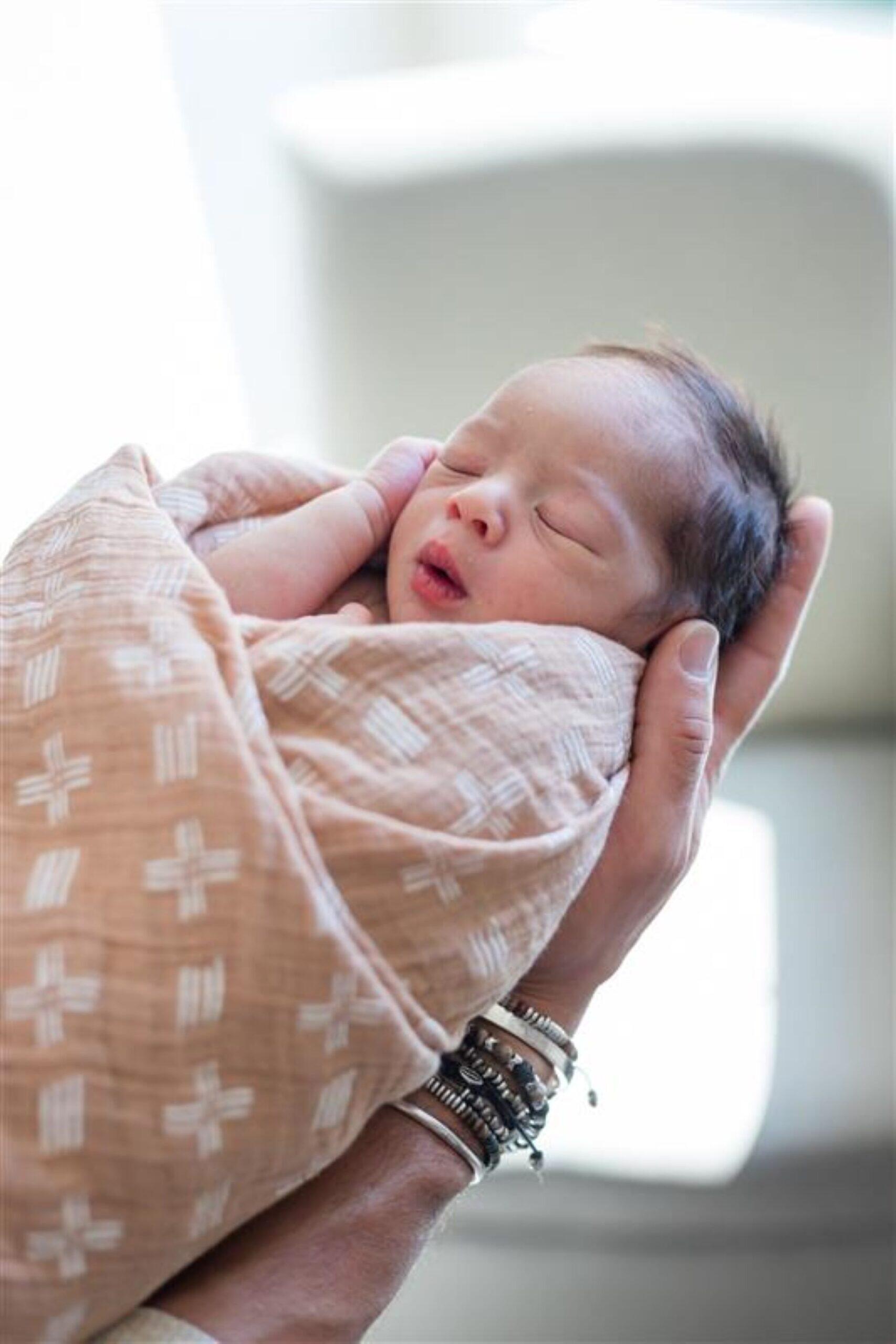 Crane Baby Ezra Swaddle Wrap (Set of 2), , large