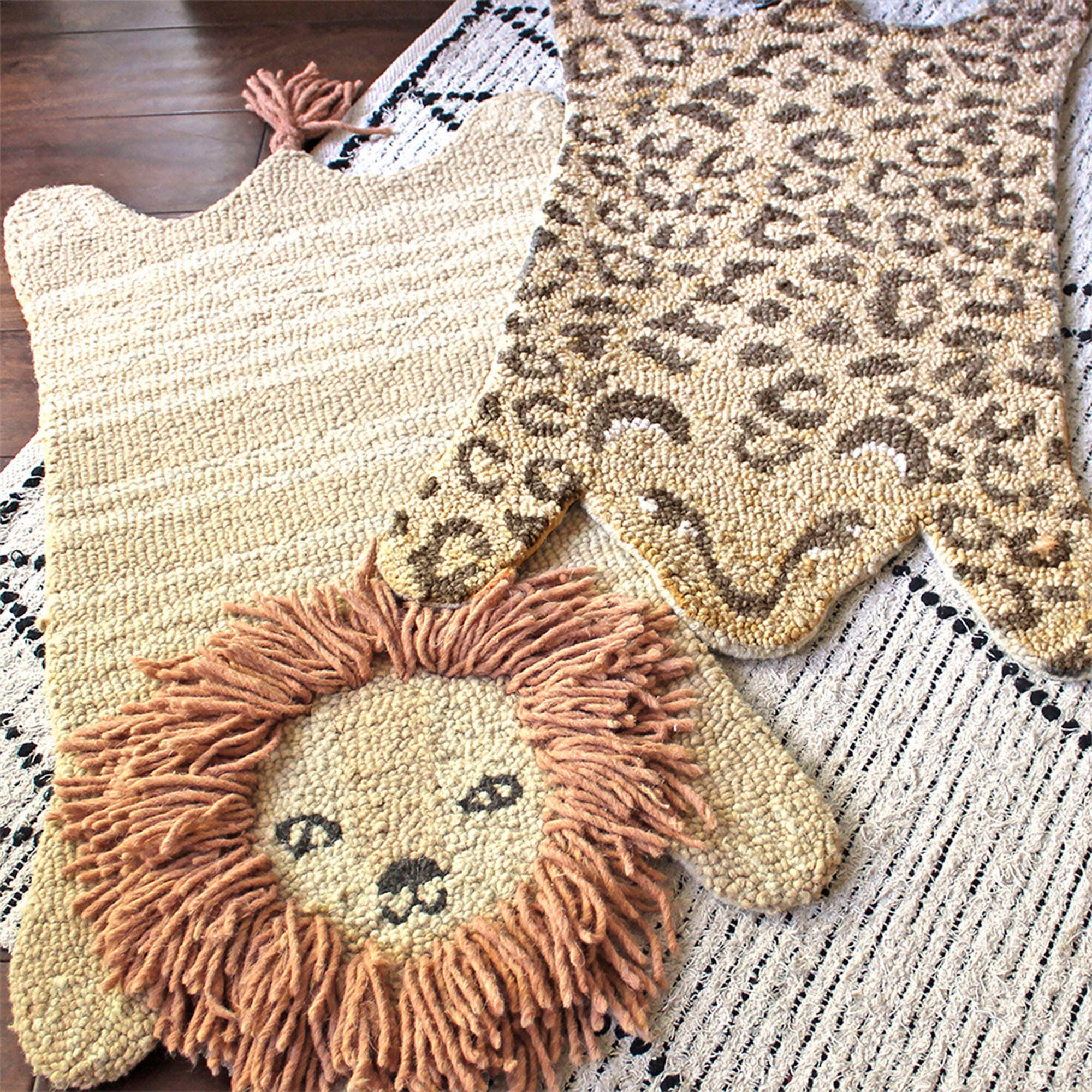 Crane Baby Lion 2' x 3' Area Rug, , large