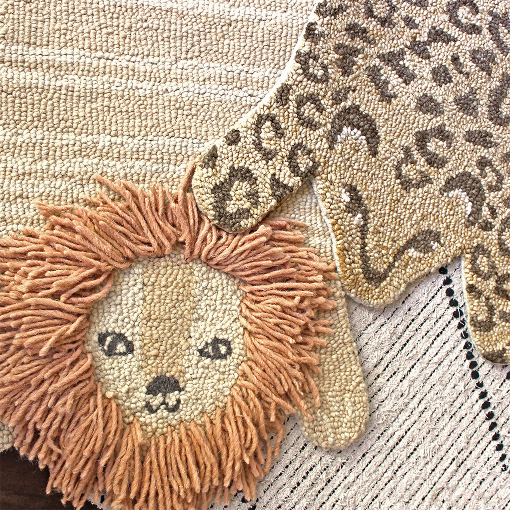 Crane Baby Lion 2' x 3' Area Rug, , large
