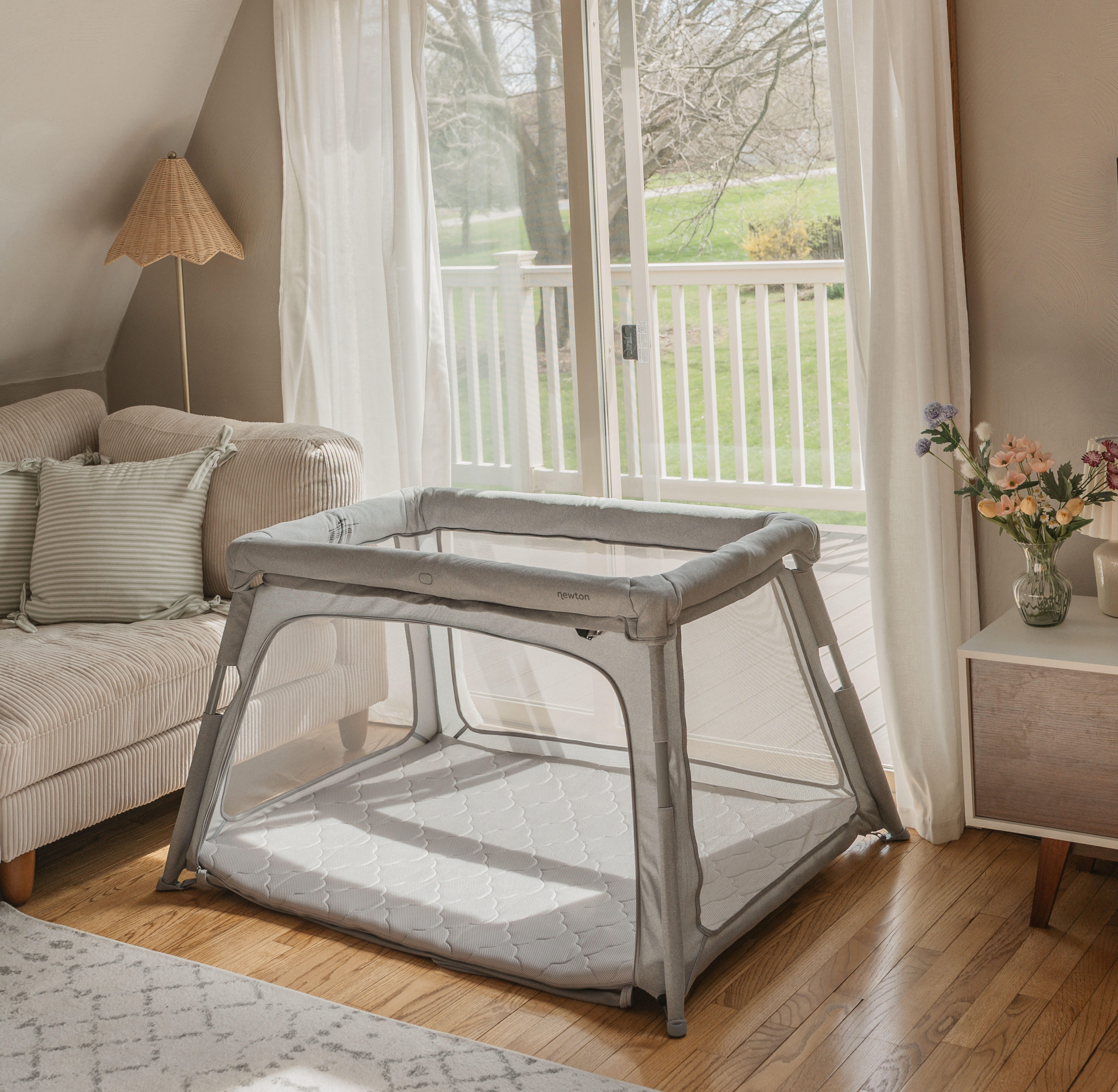 Newton Baby Deluxe Travel Crib Play Yard and Bassinet Insert, , rollover