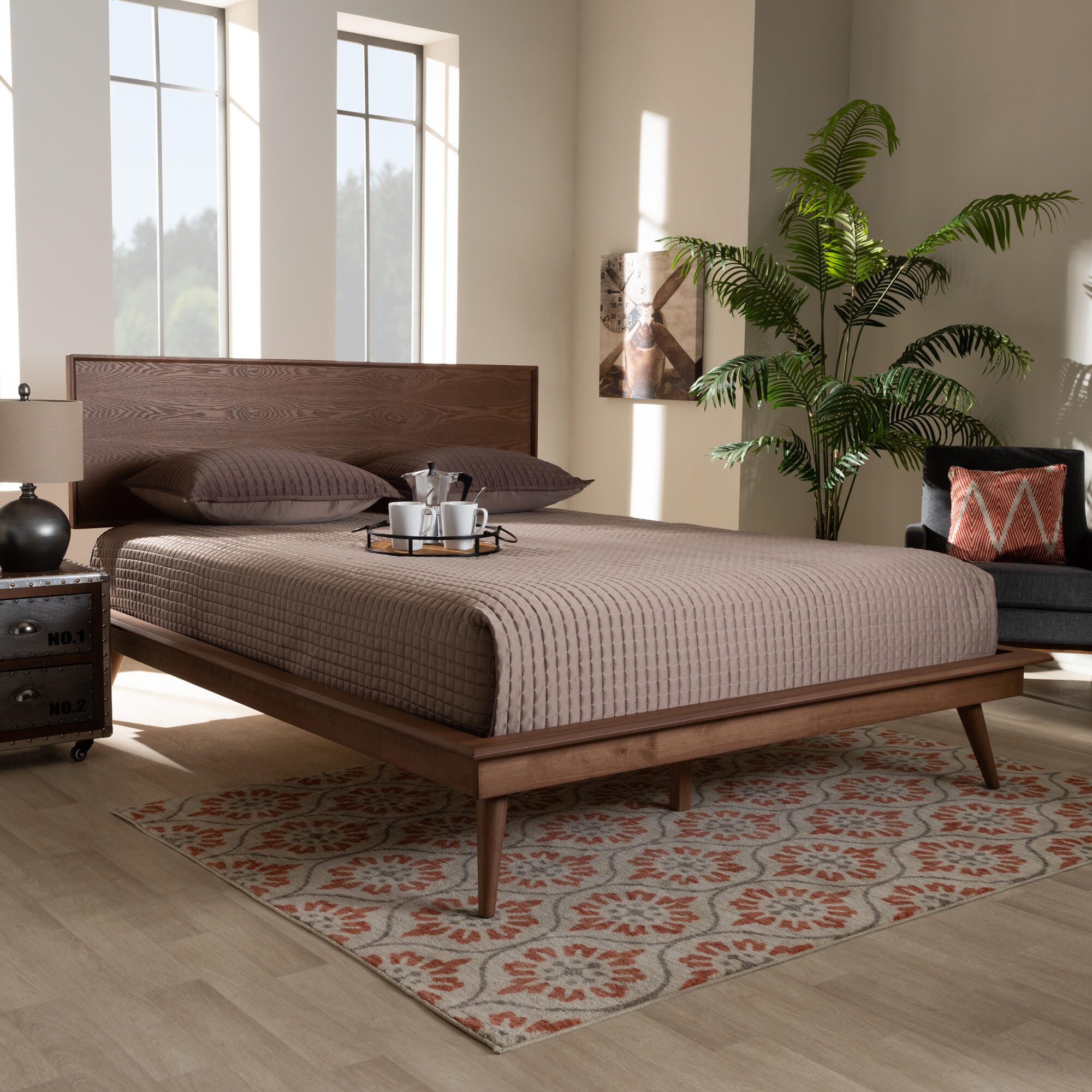 taka18英国製５０R バーバリー BRITTON モダンフィット #8 Karine Queen Platform Bed | Ashley