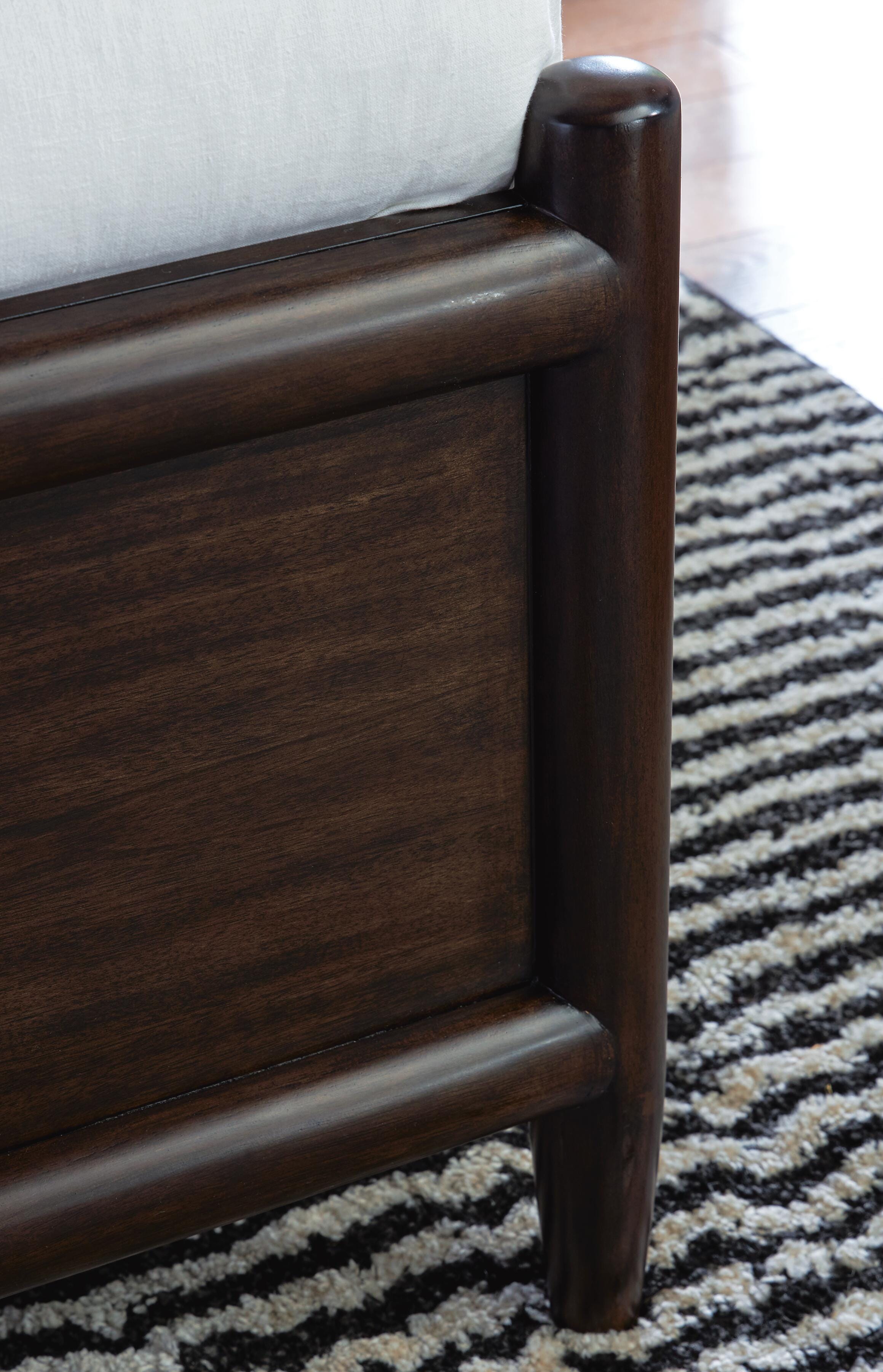 Dantenton King Panel Bed - image 7