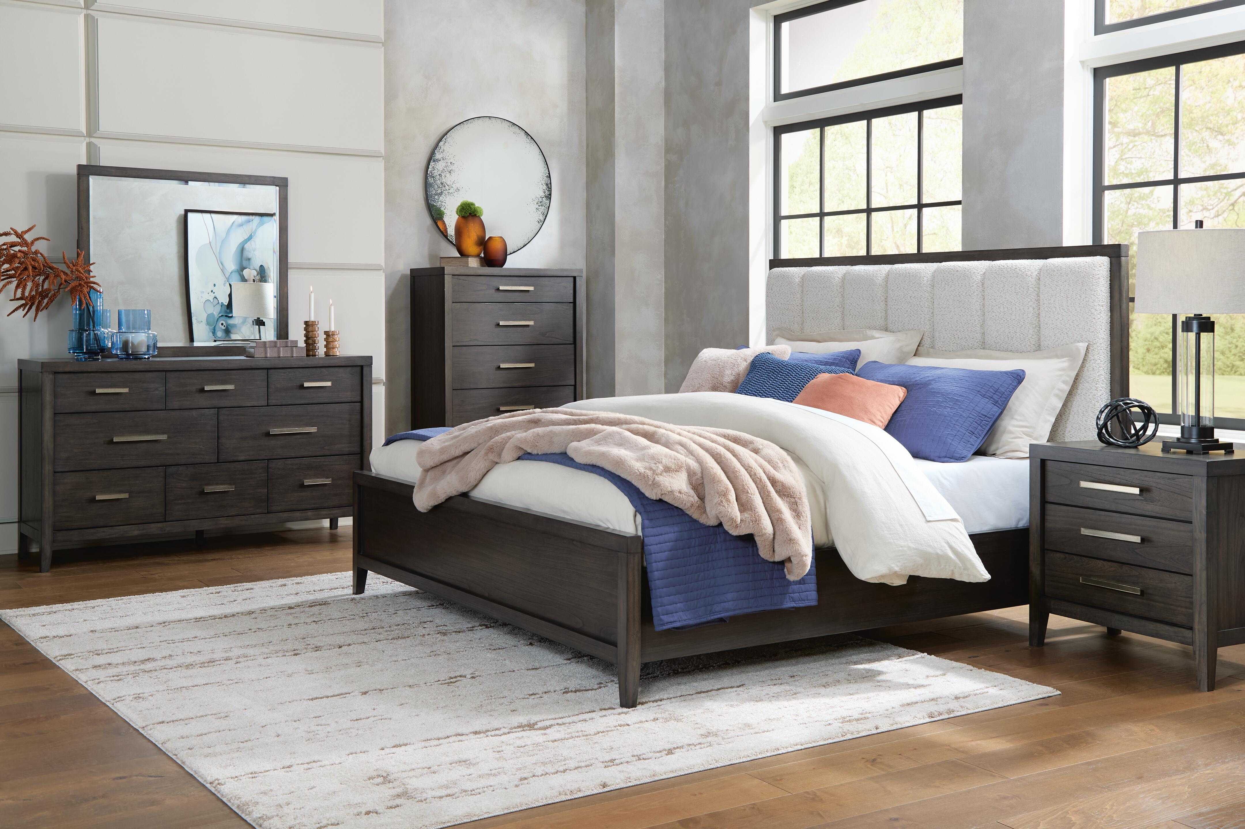 Westonfort 5 Drawer Chest of Drawers | Ashley