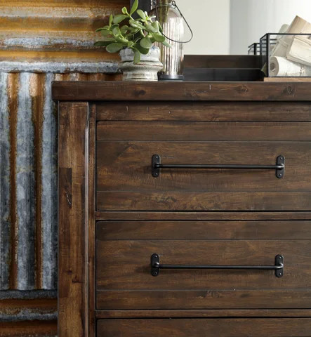 Ashley Starmore 8 Drawer Dresser and Mirror, Brown Ashley Starmore 8 Drawer Dresser and Mirror, Brown