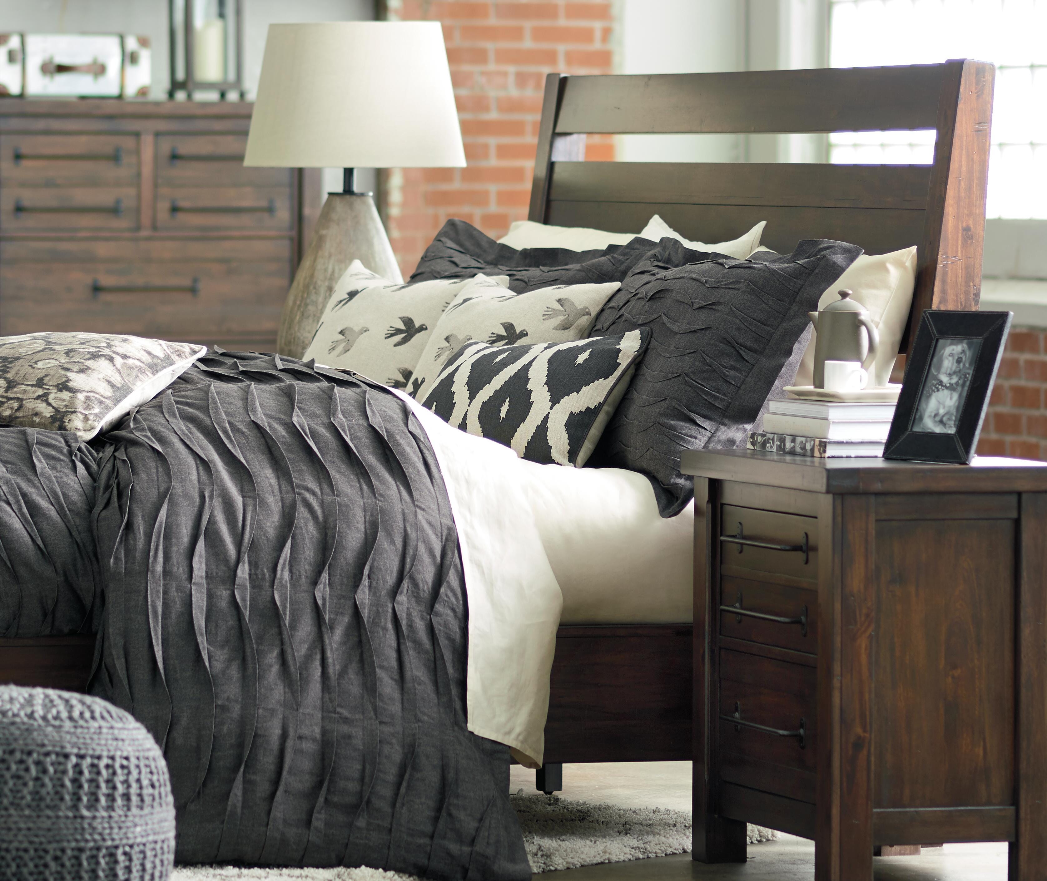 Starmore Nightstand - image 6