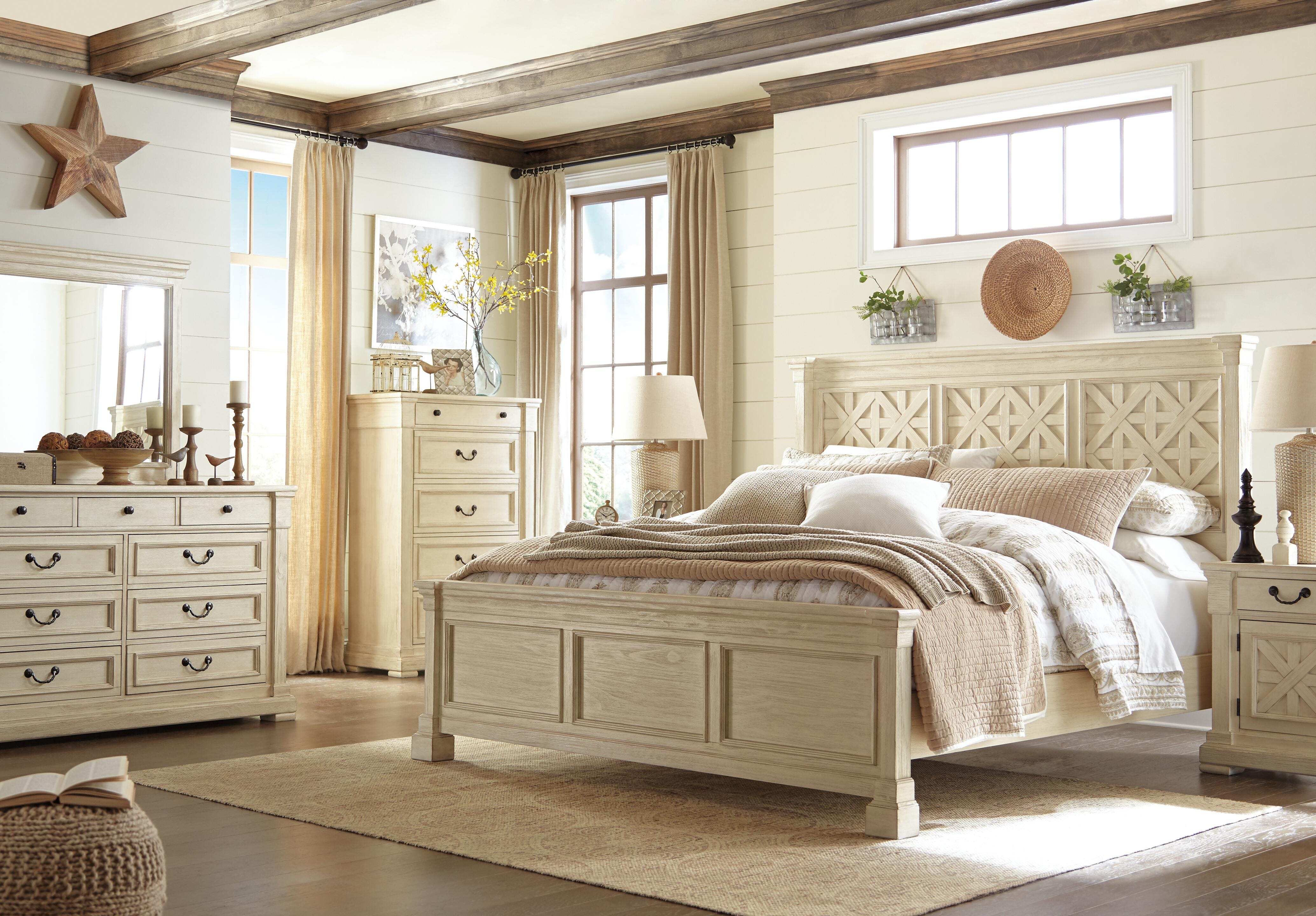 Bolanburg Queen Panel Bed, Antique White, large