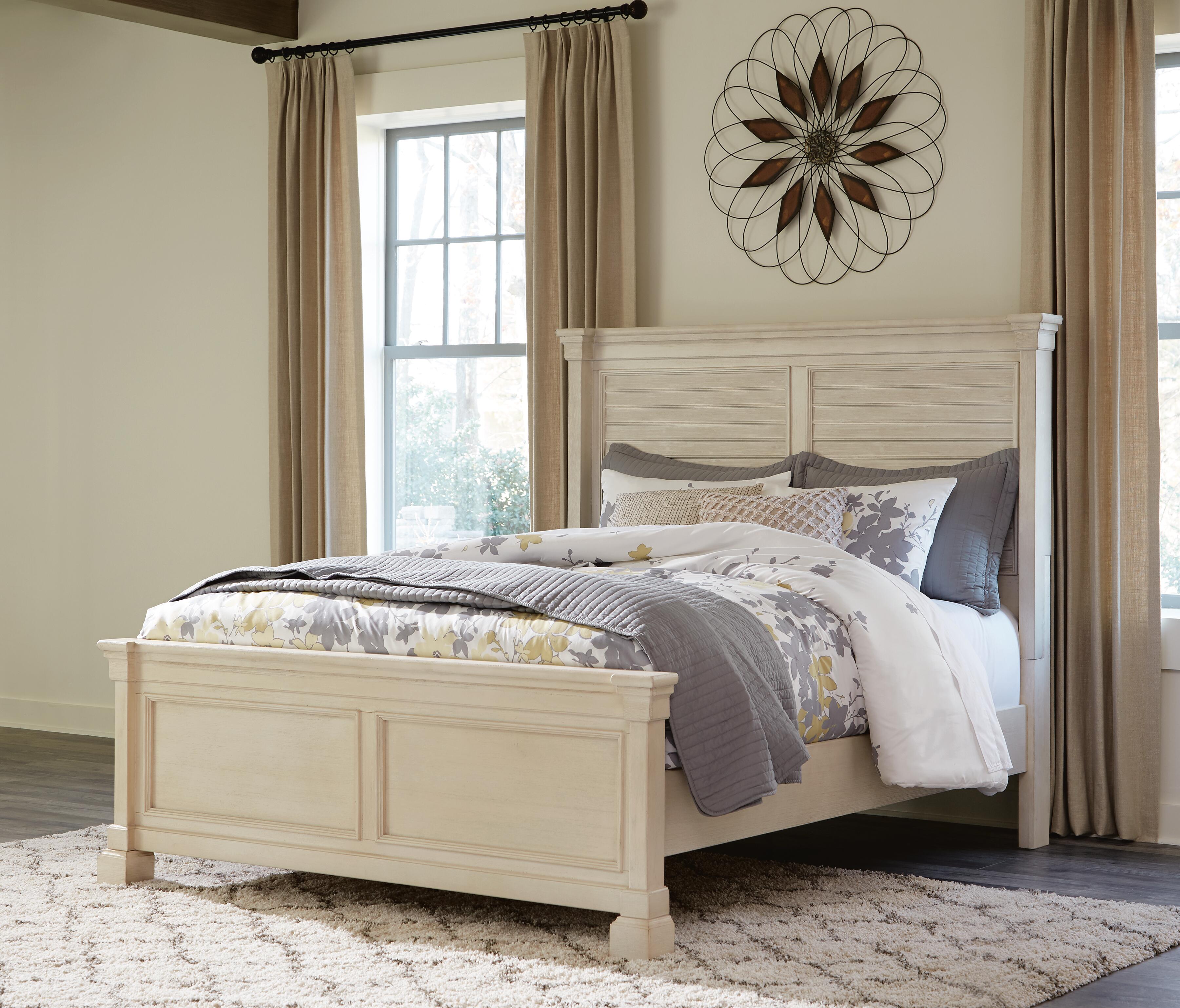 Bolanburg Queen Panel Bed, Antique White, large