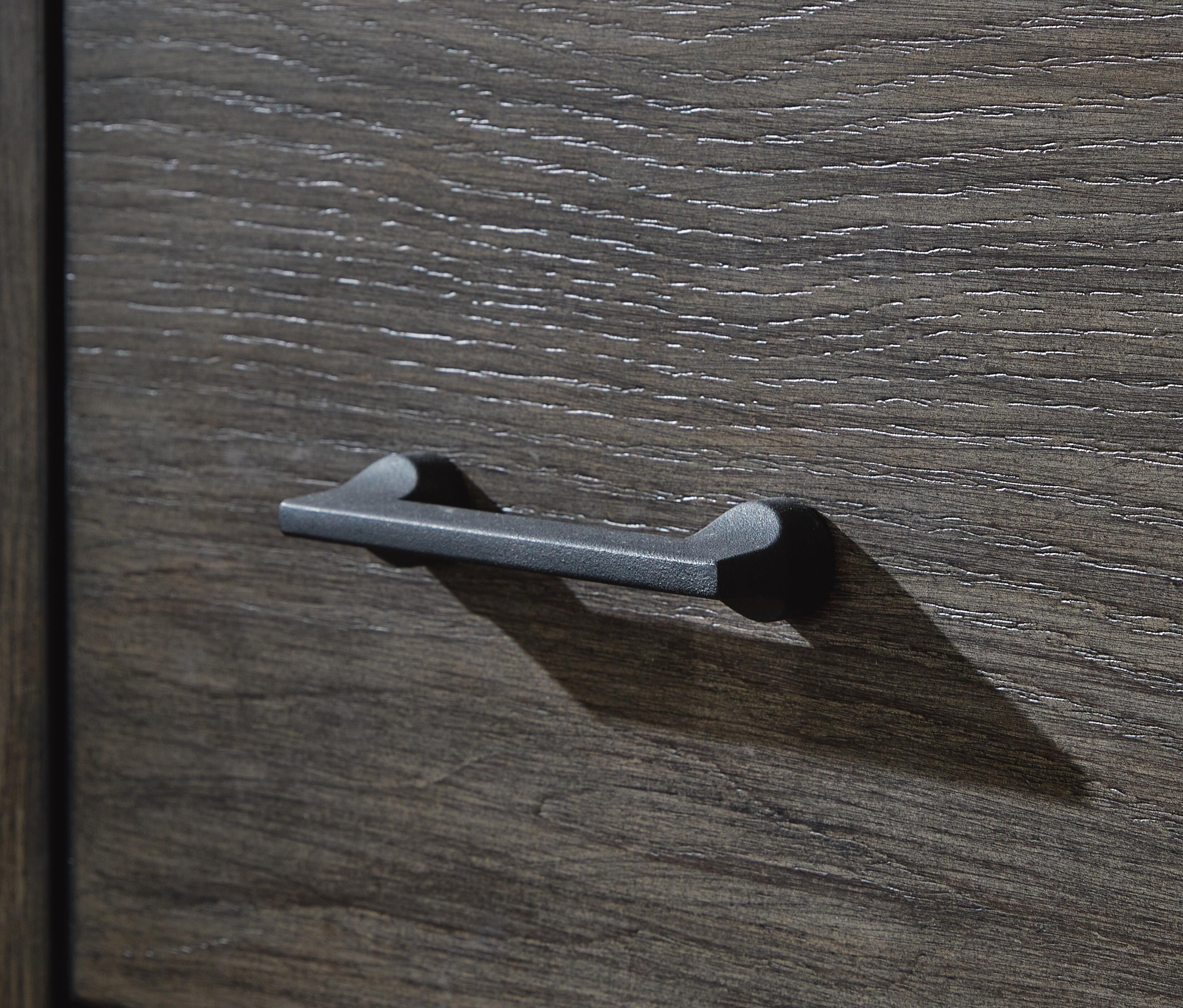 Montillan Nightstand - image 10