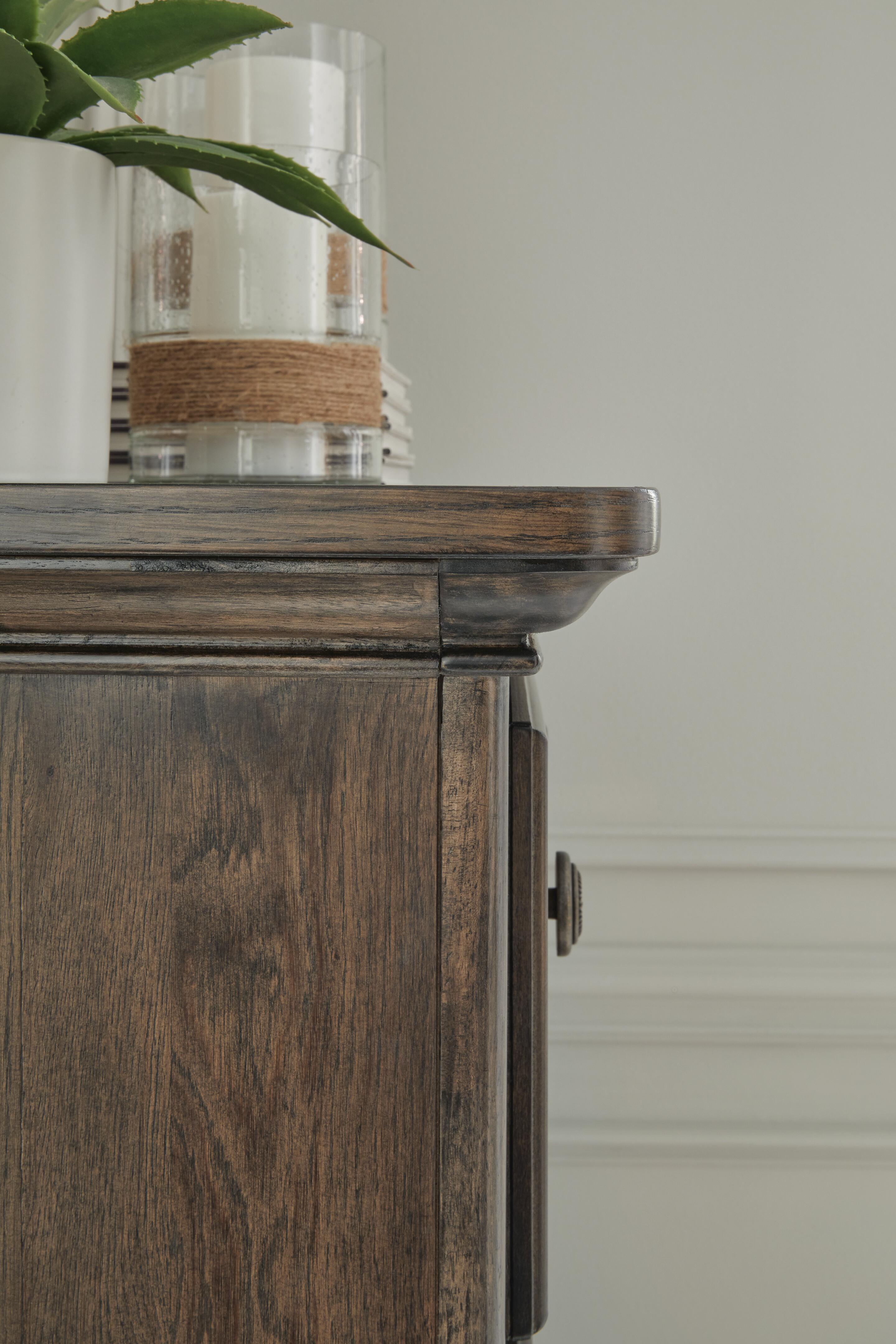 Veramond Chest of Drawers - image 6