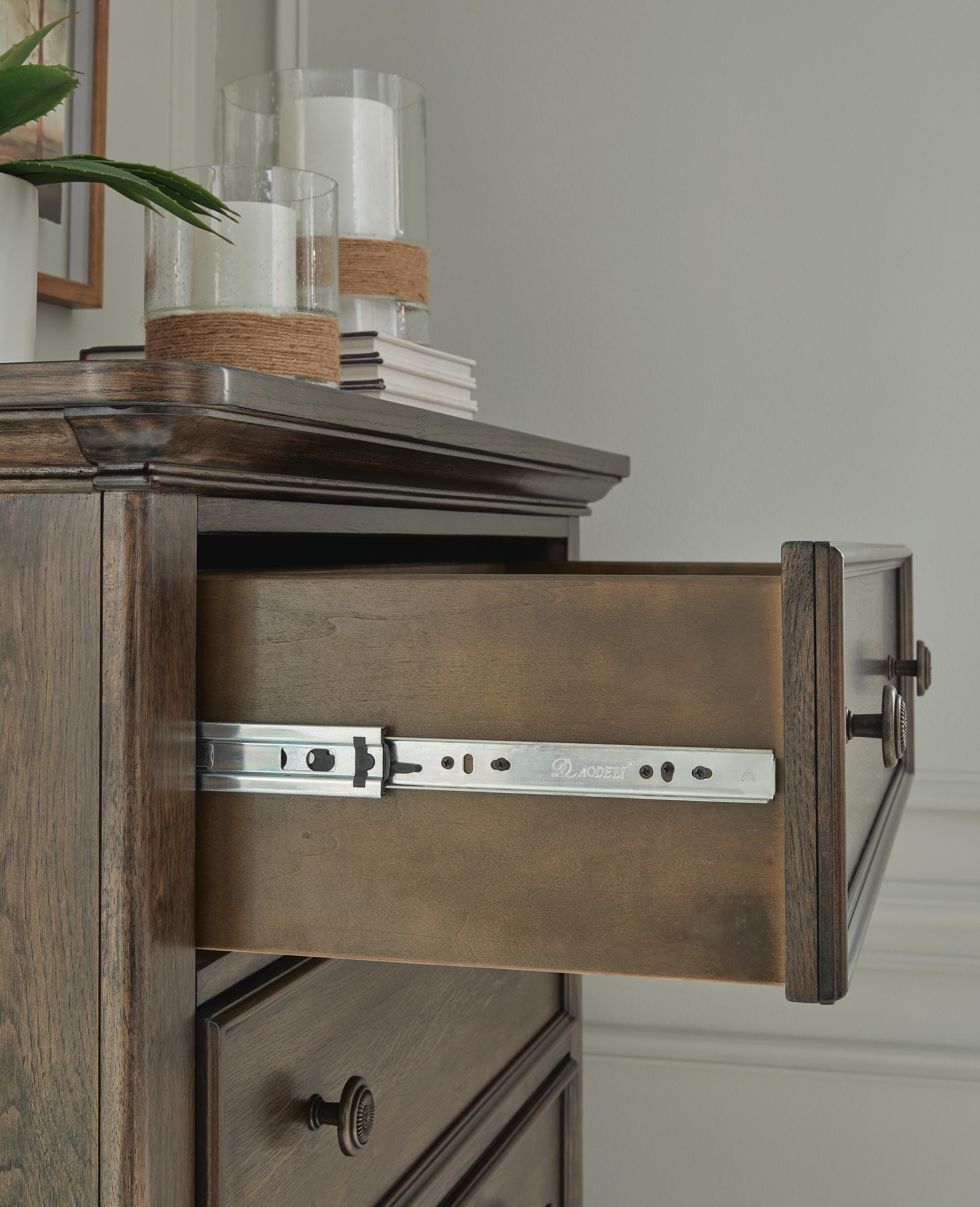 Veramond Nightstand - image 9