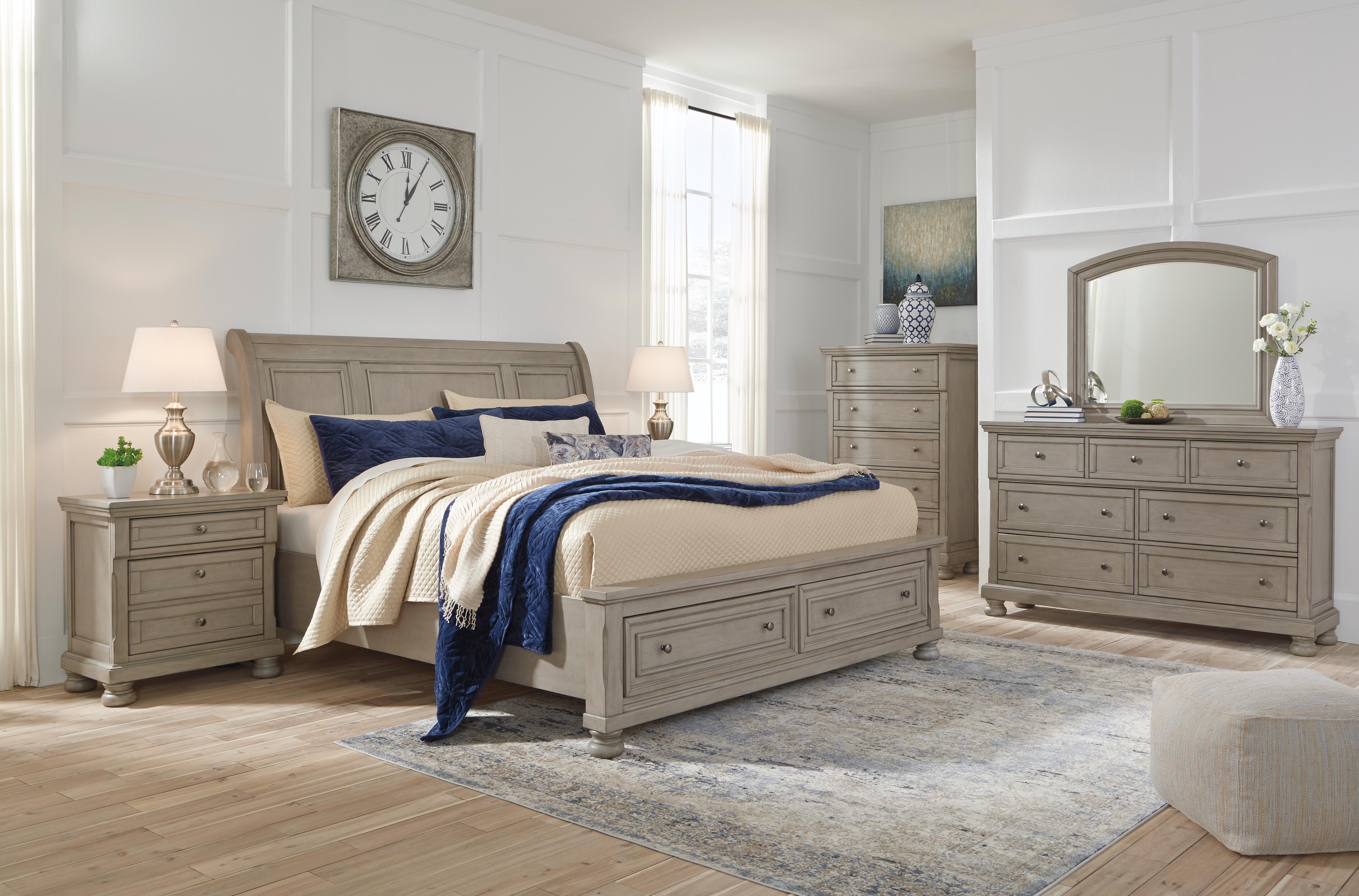 Lettner Dresser and Mirror - image 3