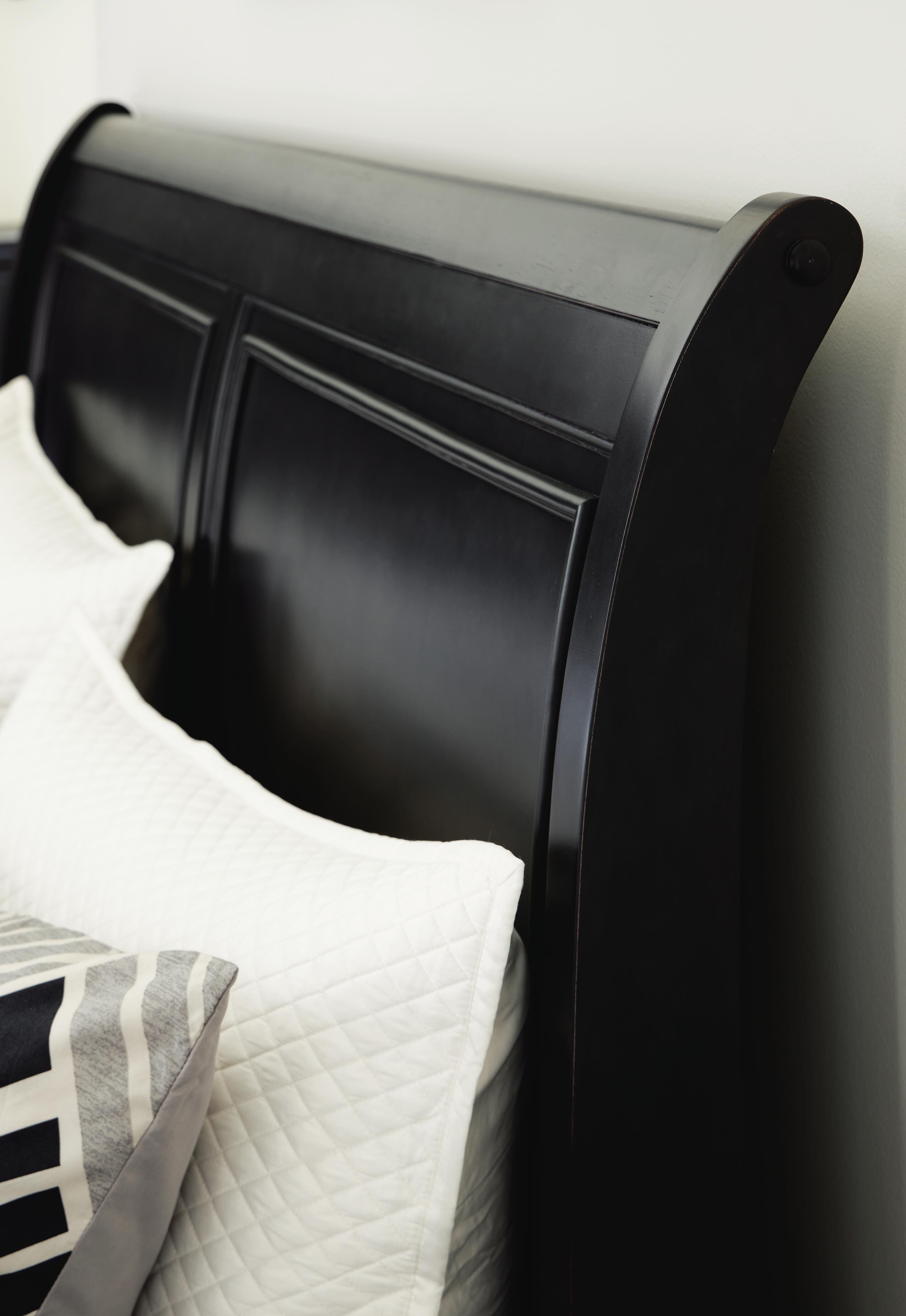 Chylanta Queen Sleigh Bed, Black, large