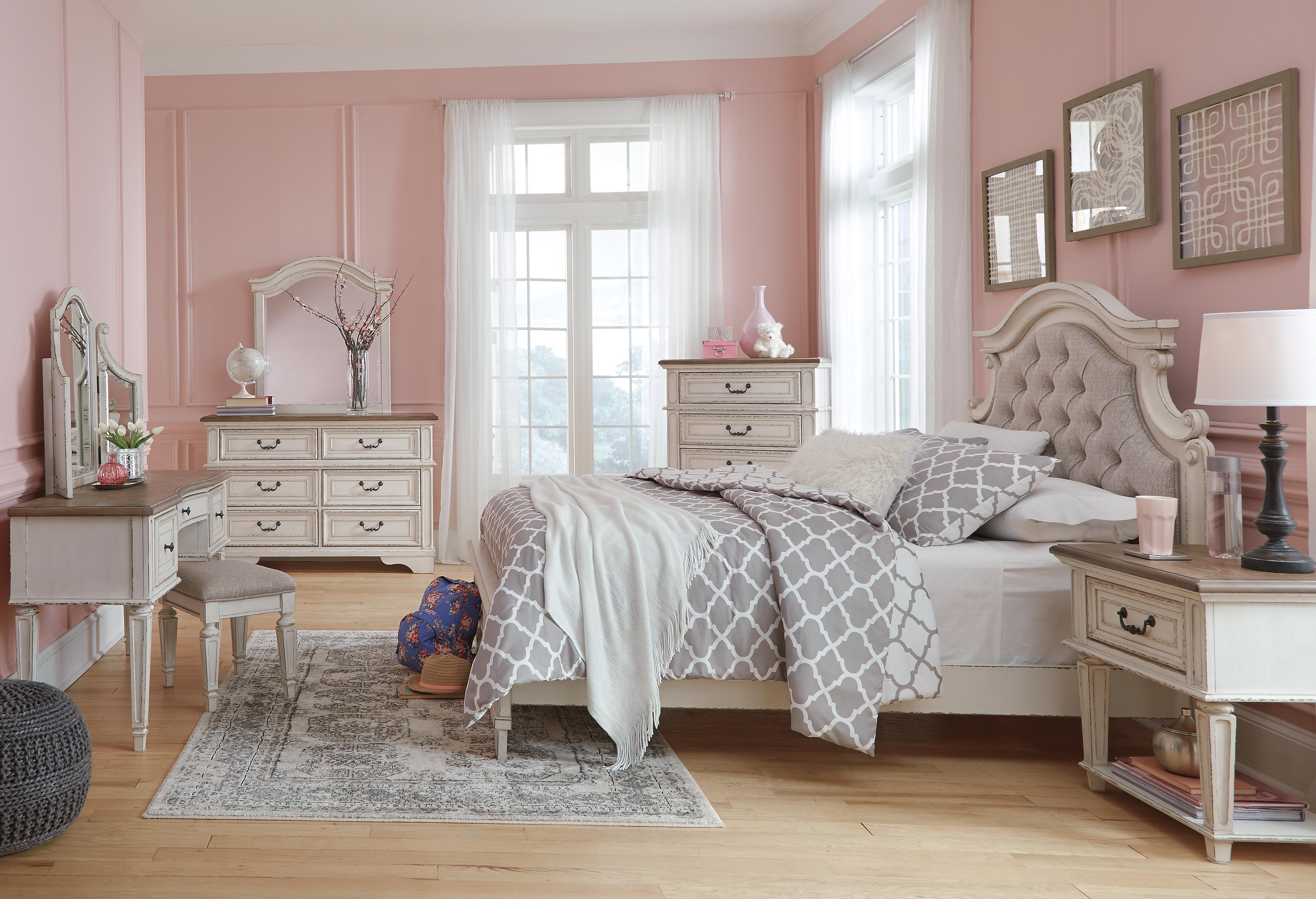 Realyn Nightstand - image 10